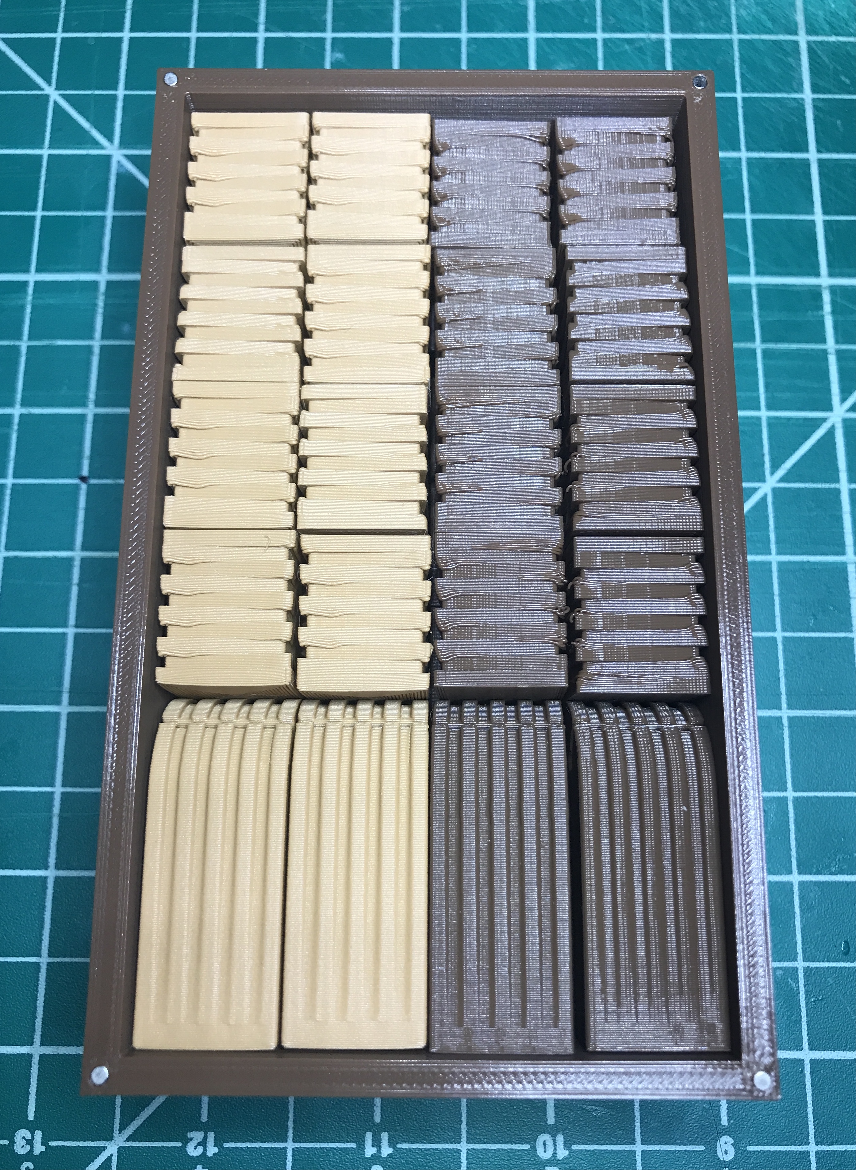 Box for Minimalistic Chess Pieces
