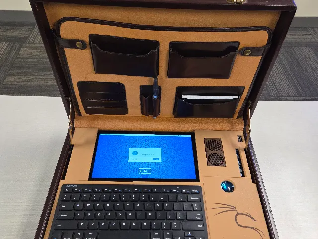 Raspberry Pi Briefcase Pentesting Rig
