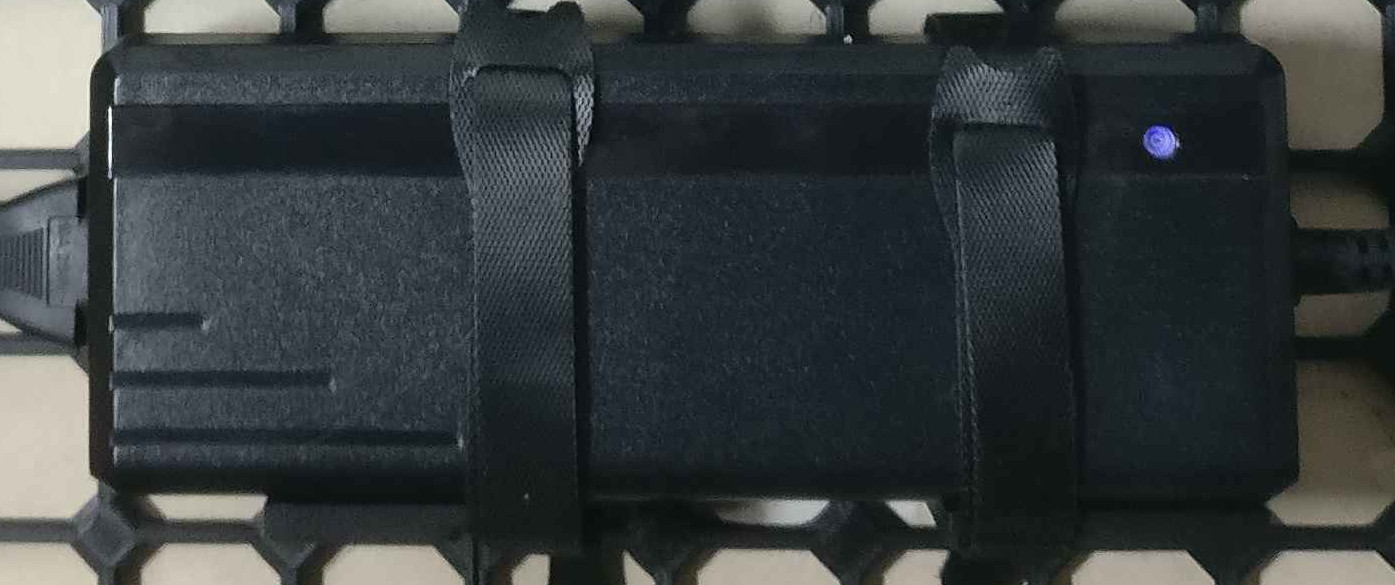 Power brick shelf with velcro support for openGrid Multiconnect