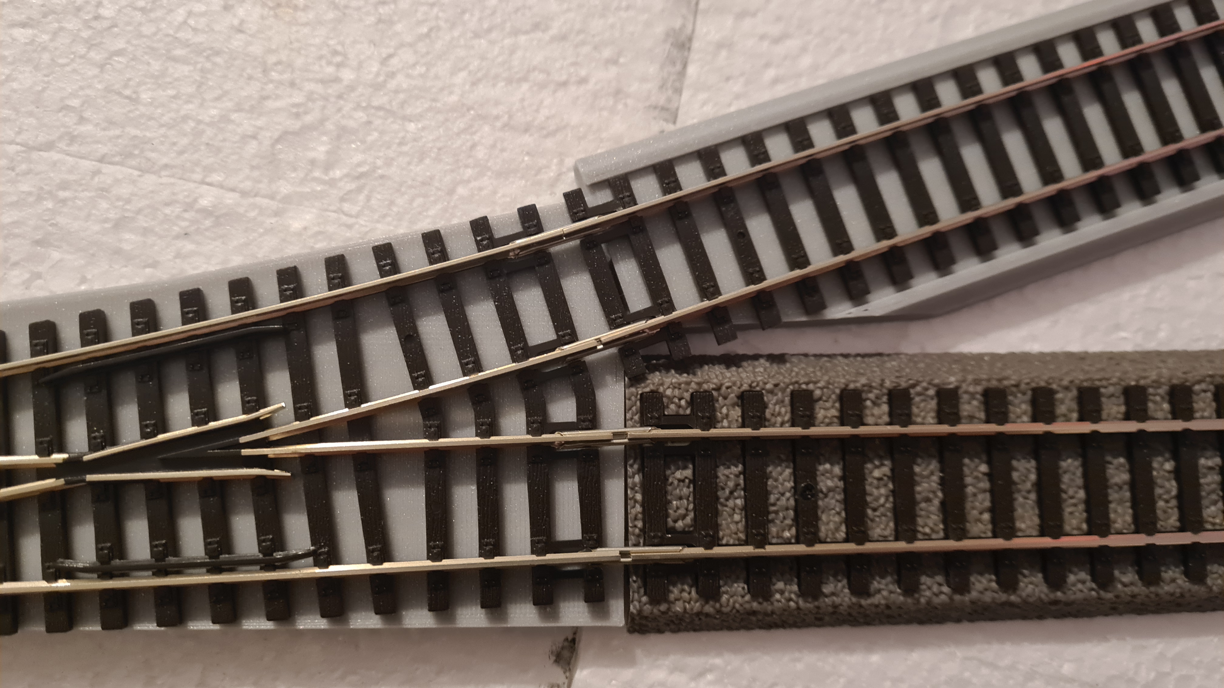HO scale rail roadbed for left curved switch + roadbed for left turn