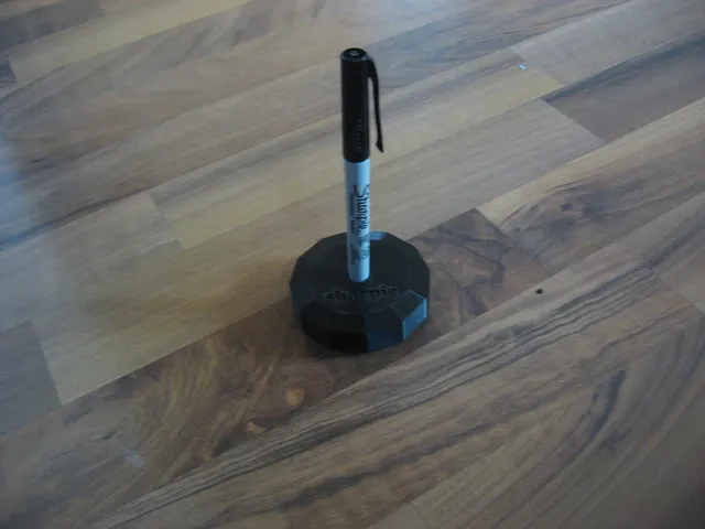 Sharpie holder/top