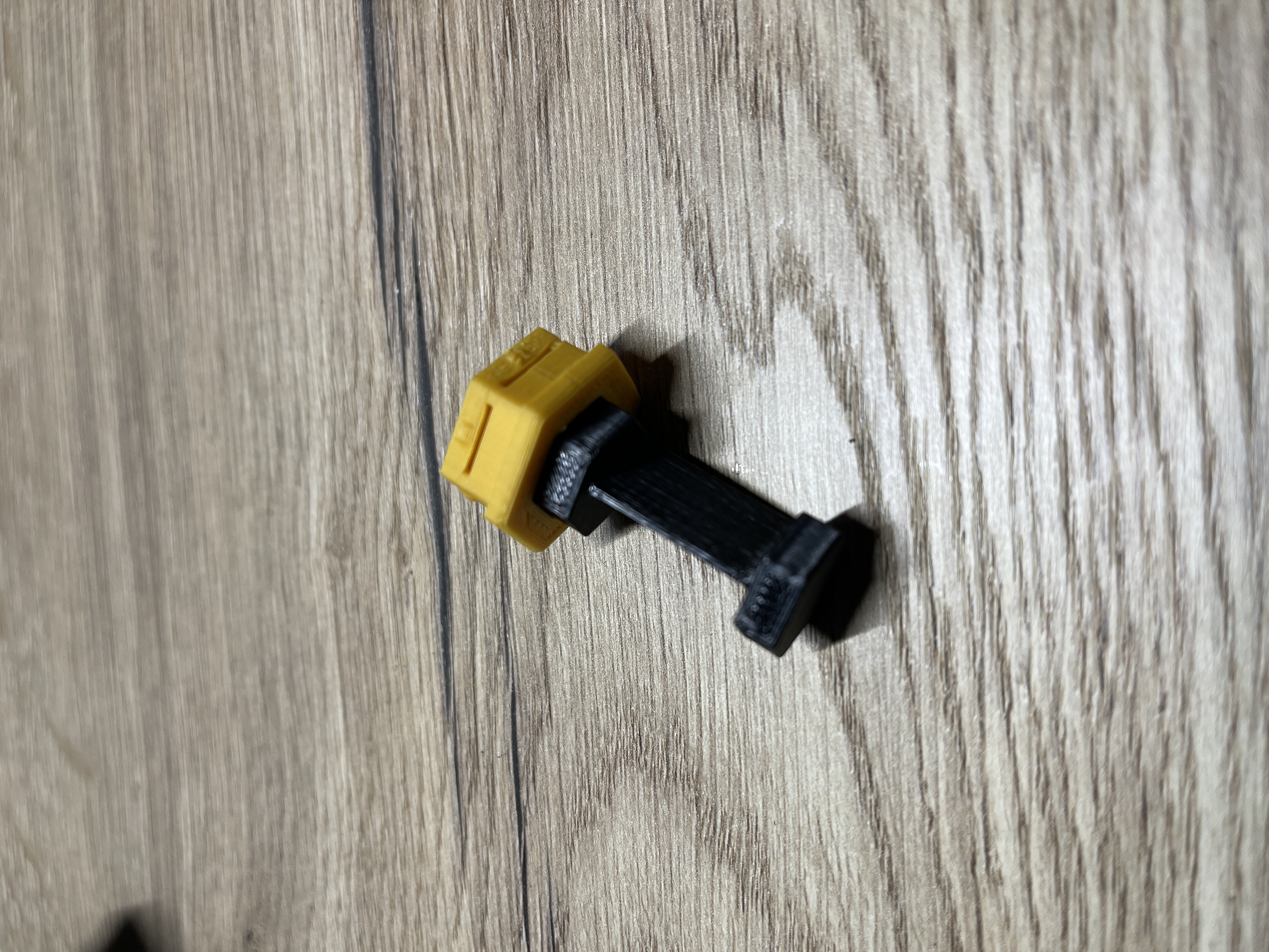 Miniatura 2 do modelo 3D pliers holder