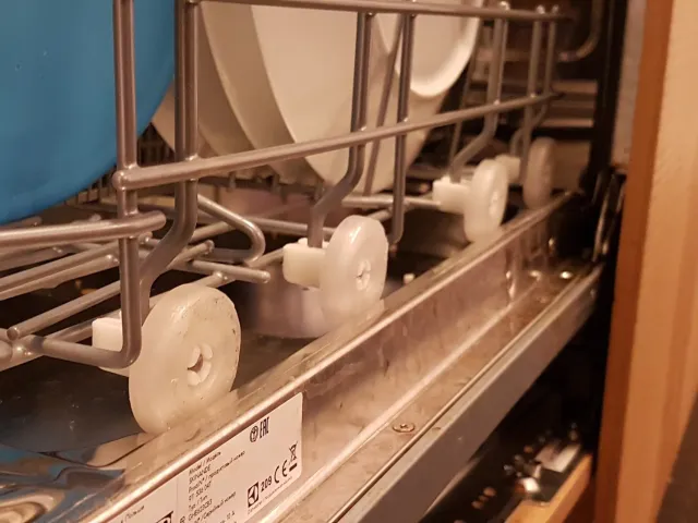 Dishwasher clips & wheels