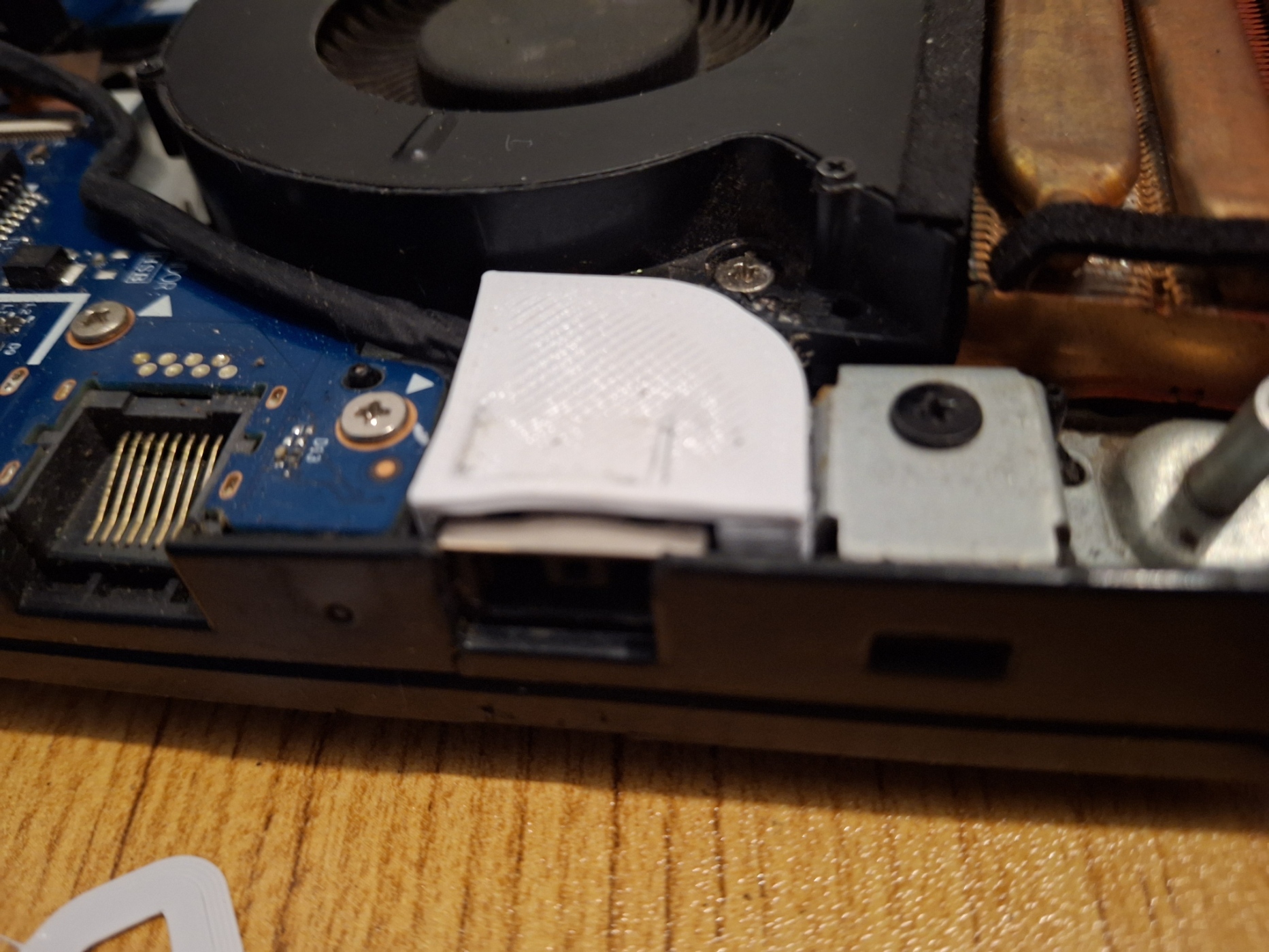 Lenovo Legion y720 - Soporte conector de carga DC-in