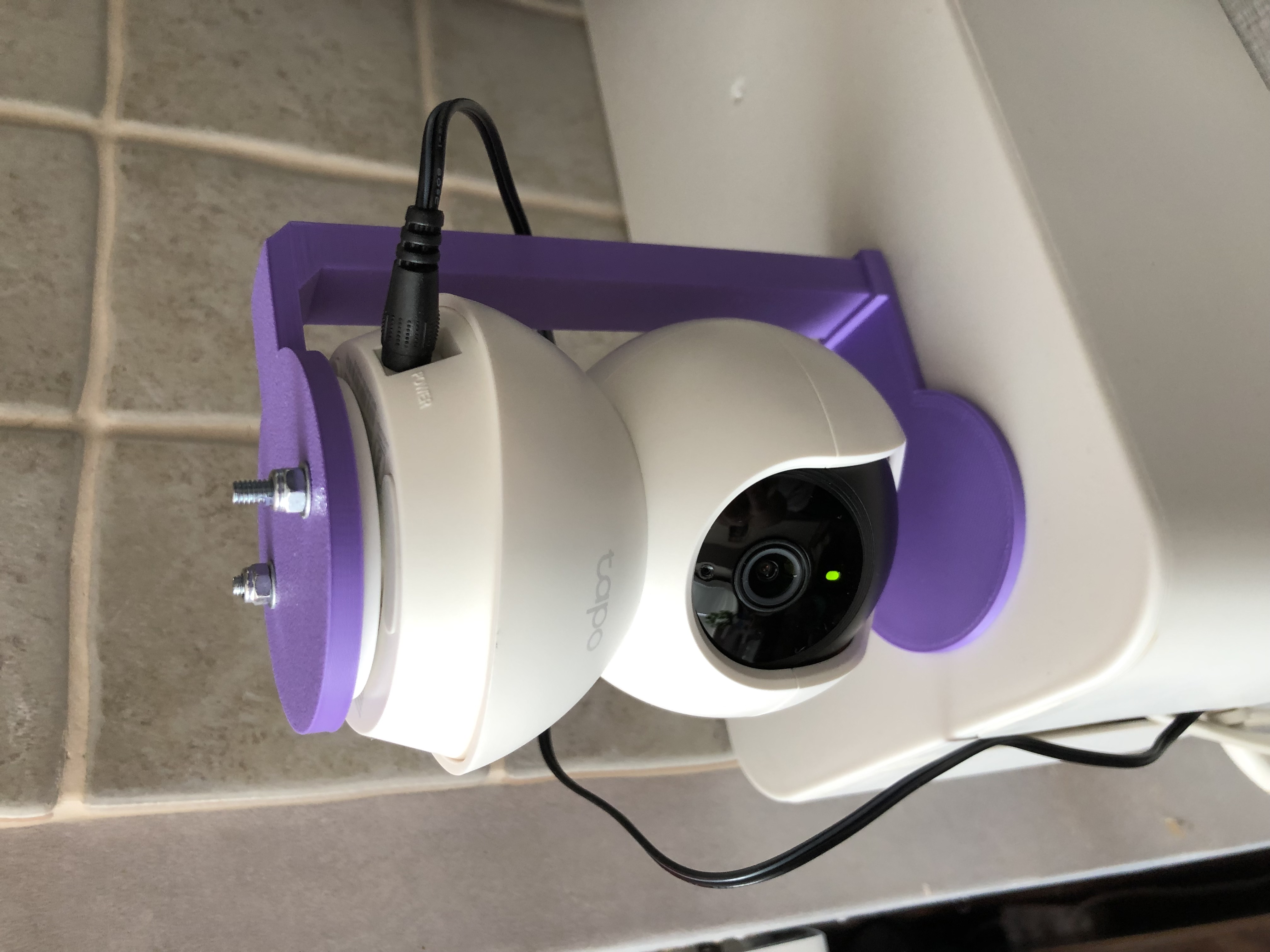 Tapo C200 upside down stand