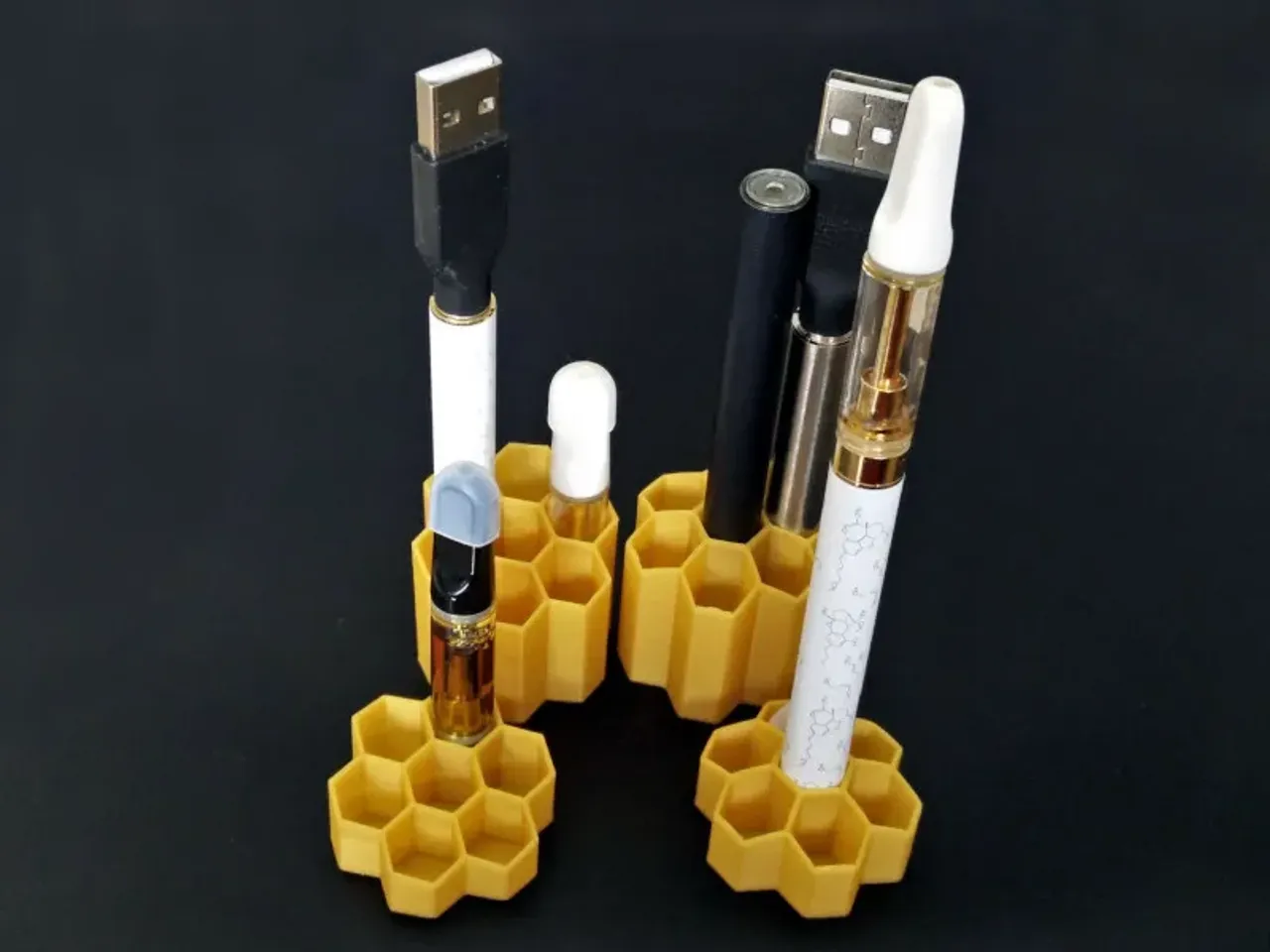 Vape Pen Stand and Cartridge Storage Honeycomb by Lyl3, Download free STL  model