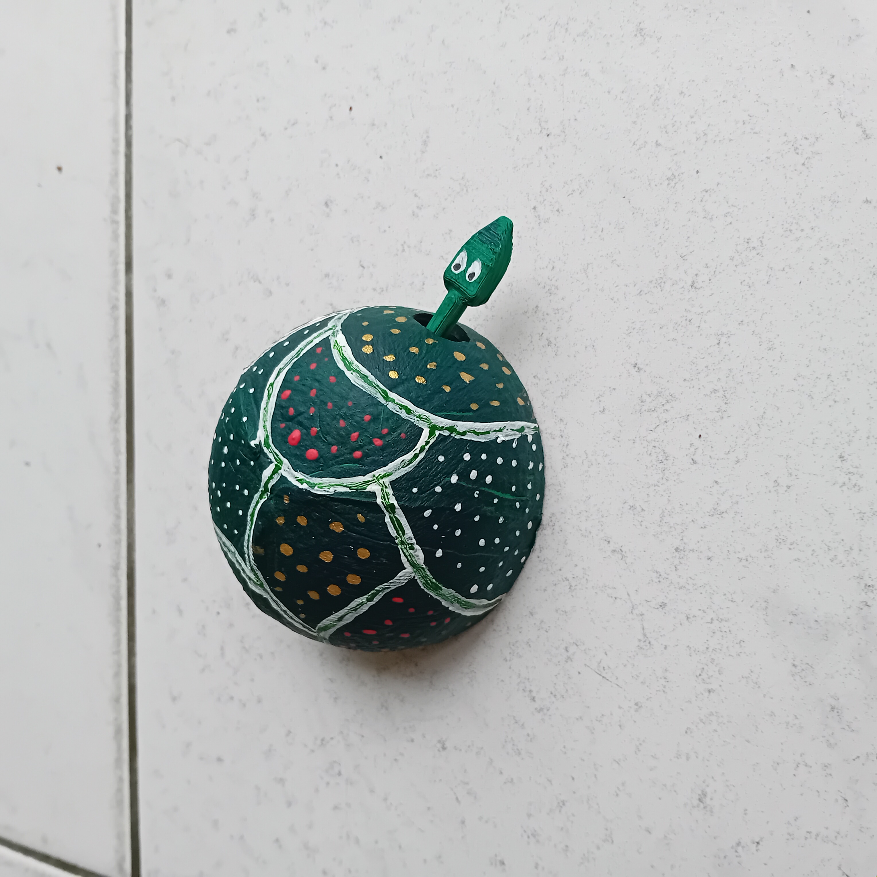 Turtle mobile neck for coconut turtle