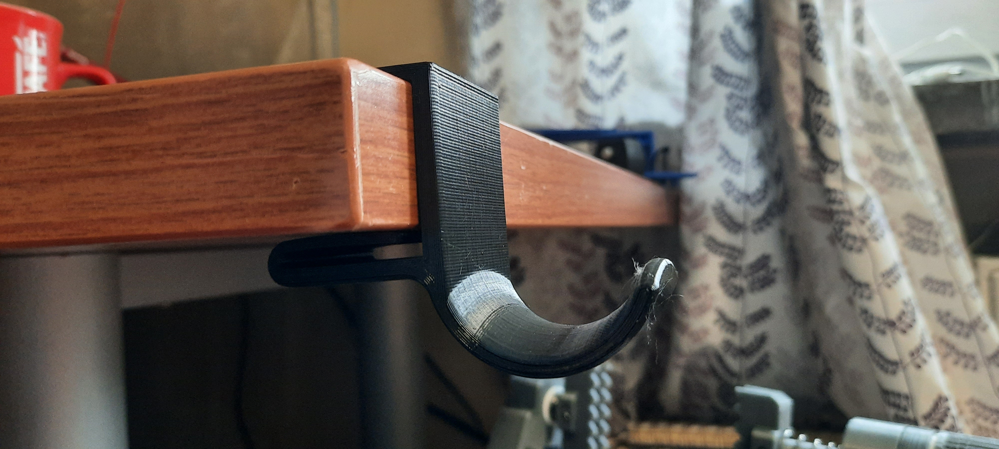 Valve HMD desk hanger