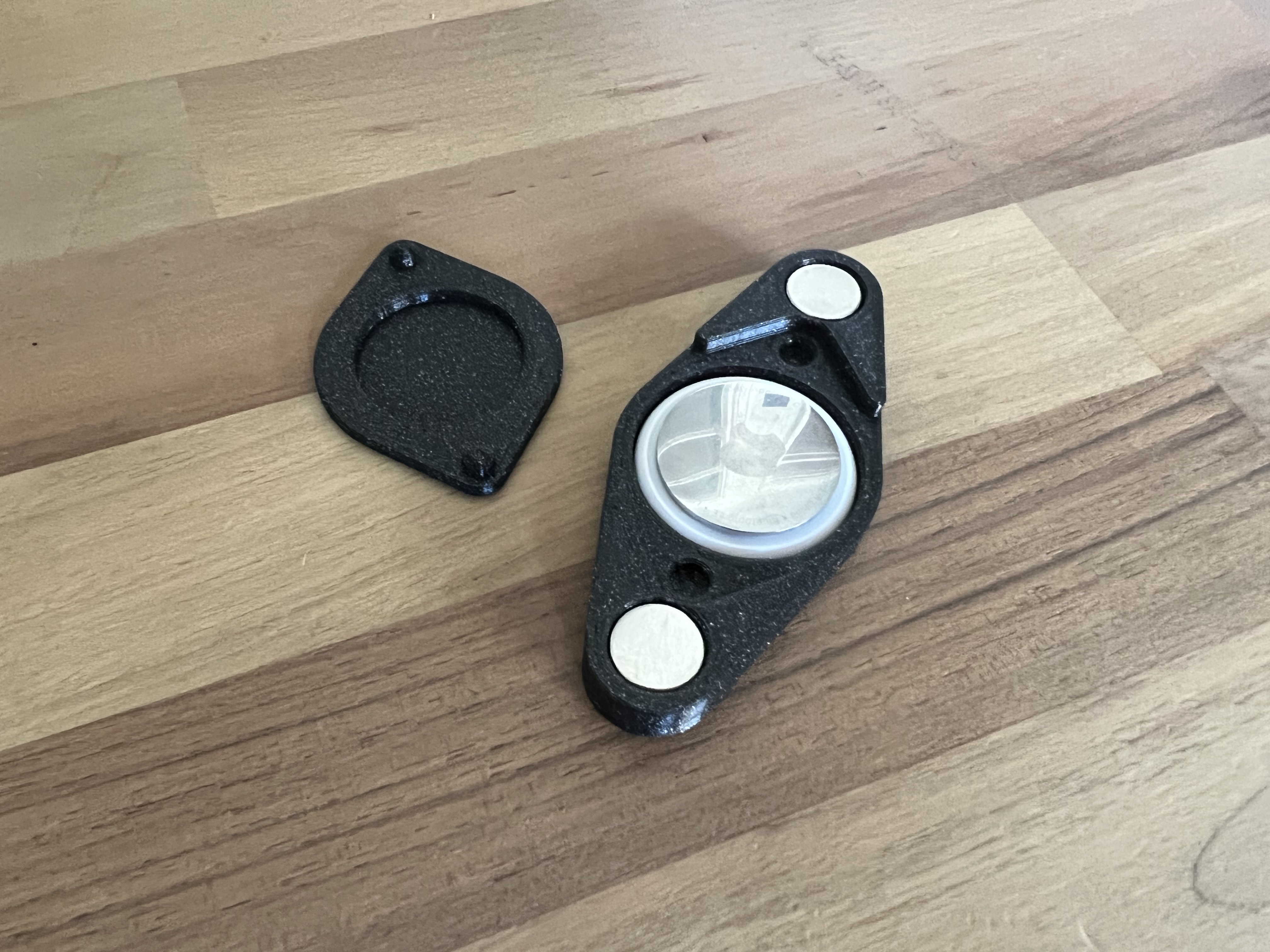 Magnetic Airtag Mount