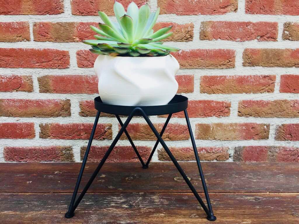 twisted flower pot