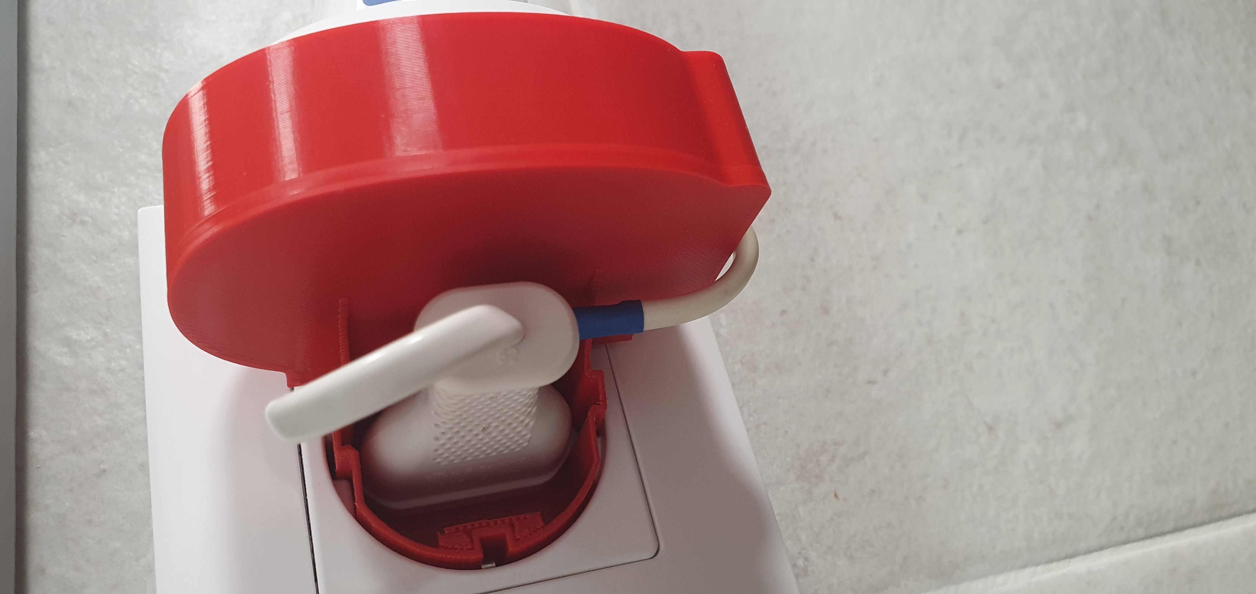 Schuko toothbrush support