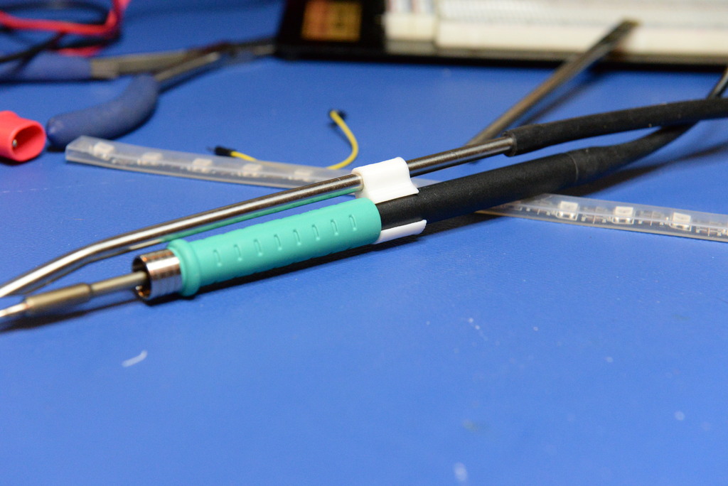 Fume extraction clip for a JBC tools 254 soldering pencil