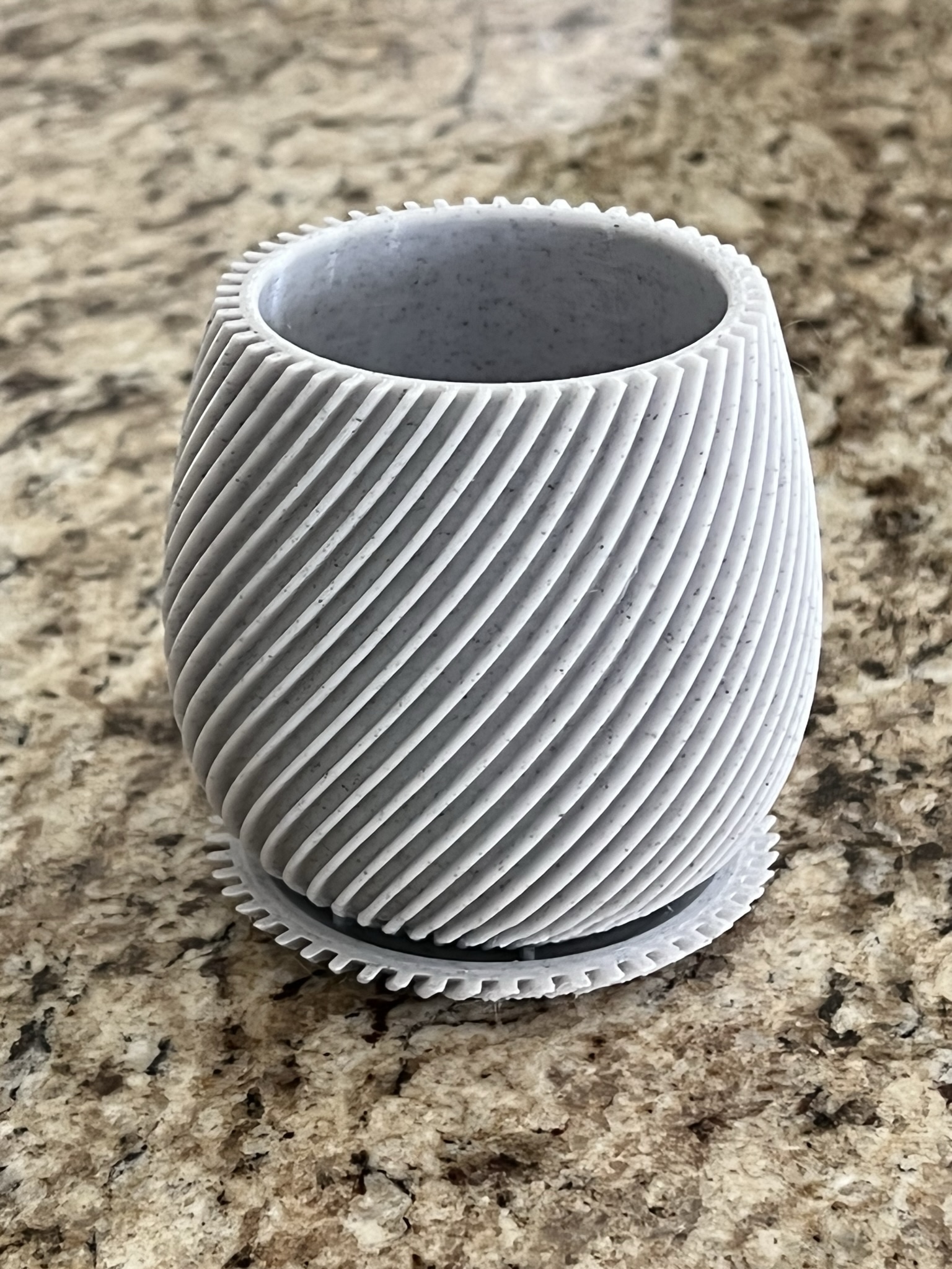 Matching tray for Modern spiral planter