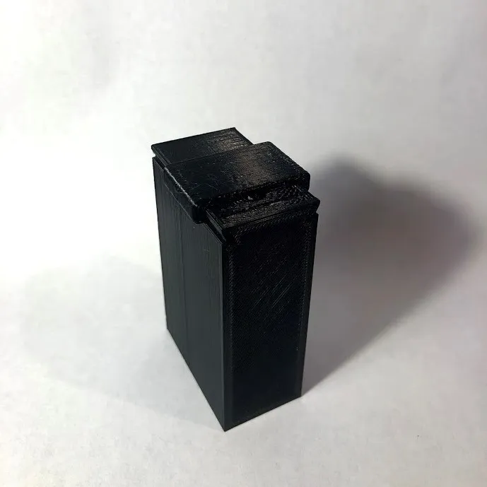 Compact Razor Blade Disposal With Cover by Nick | Download free STL ...