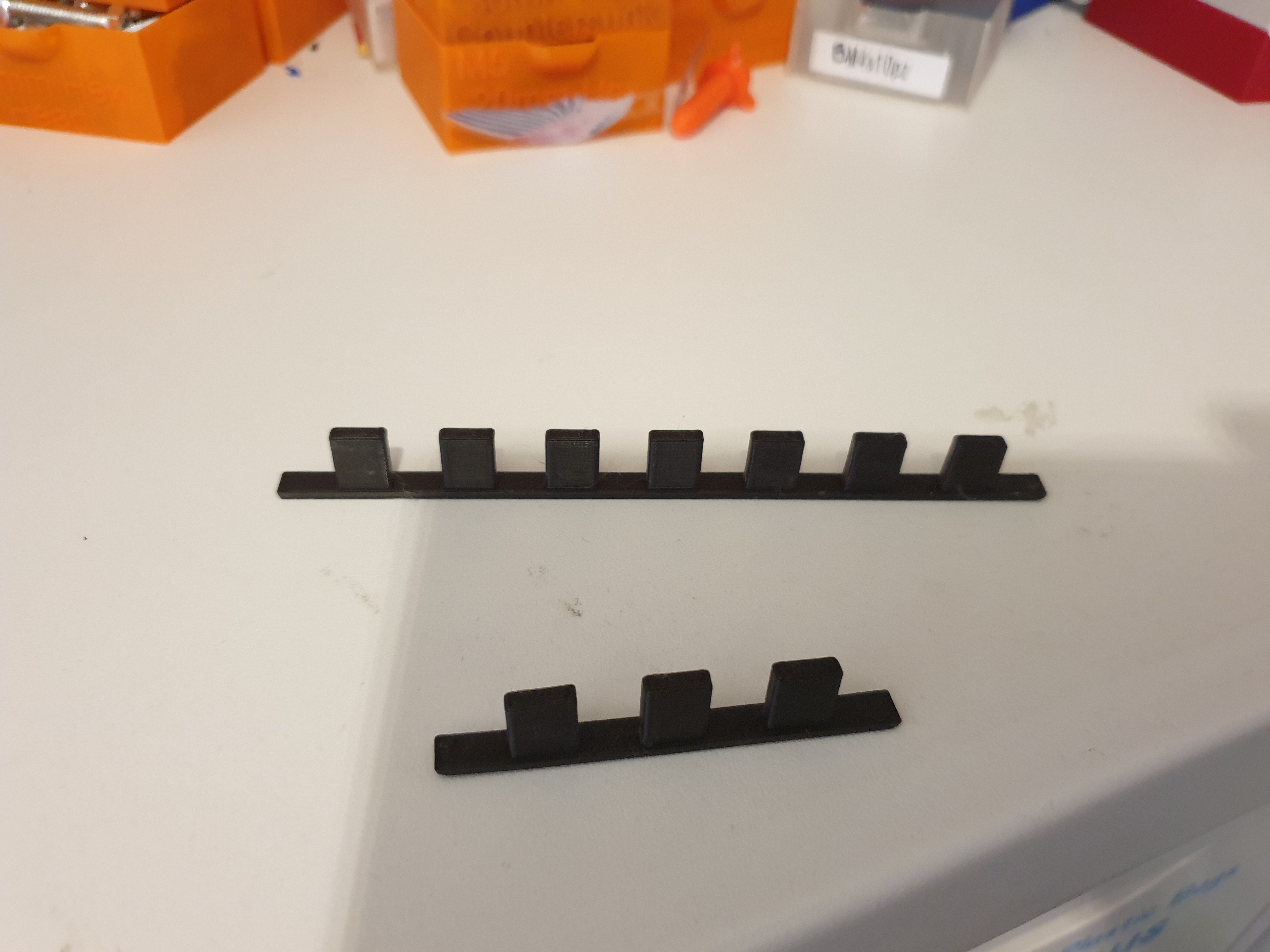 Gap fillers for vase mode interlocking drawers