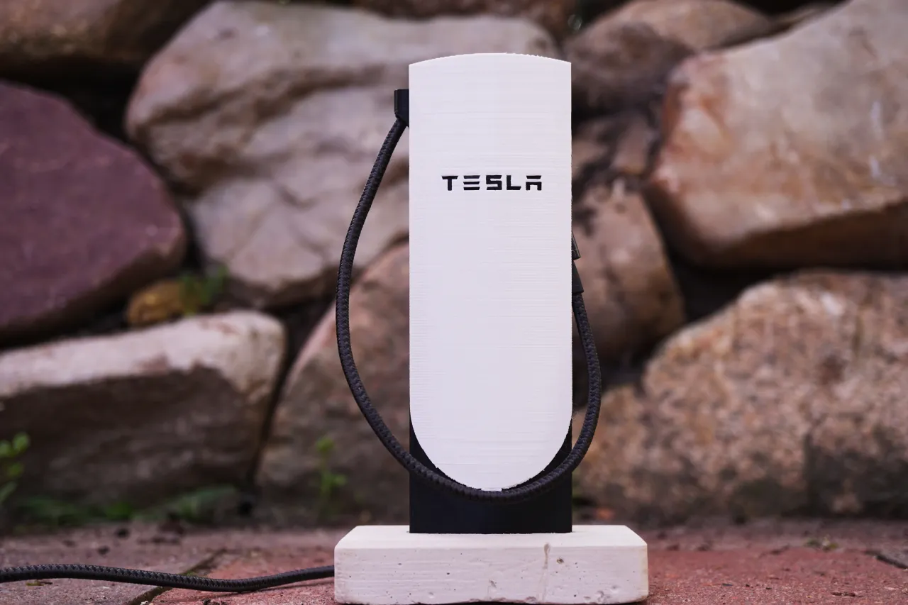 Tesla V4 Supercharger Phone Charger by gimpelginster | Download free STL  model 