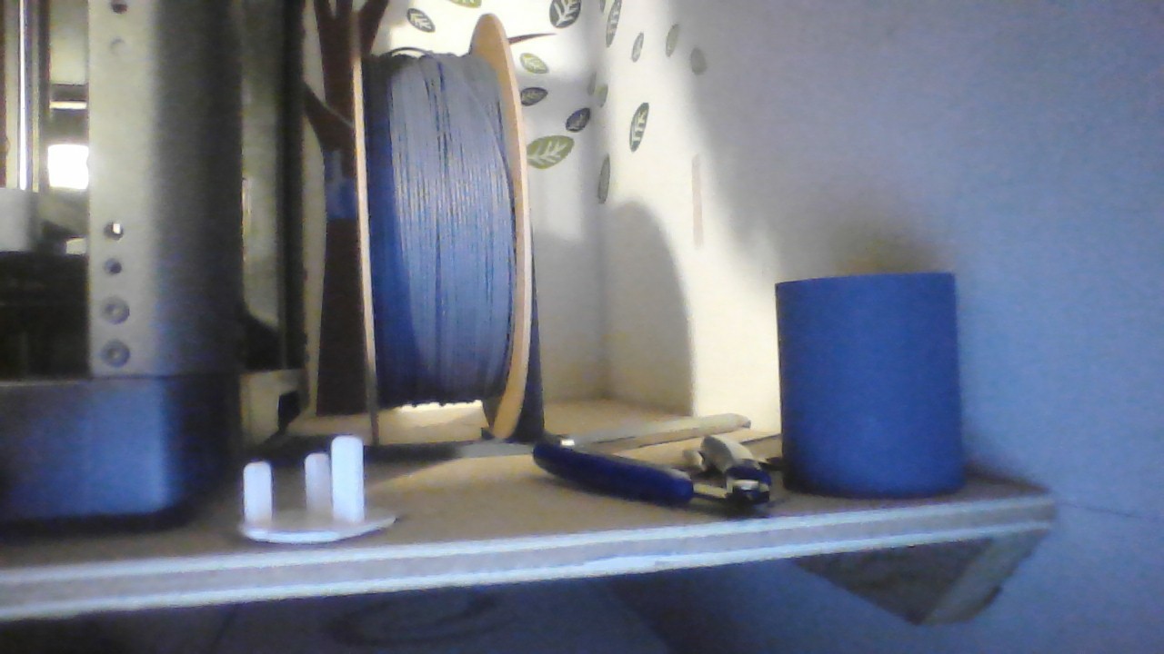 standing filament holder