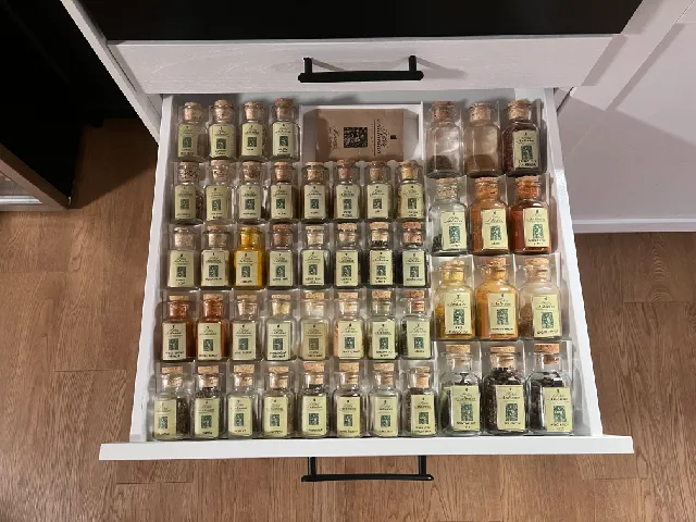 Spice rack into Ikea Maximera