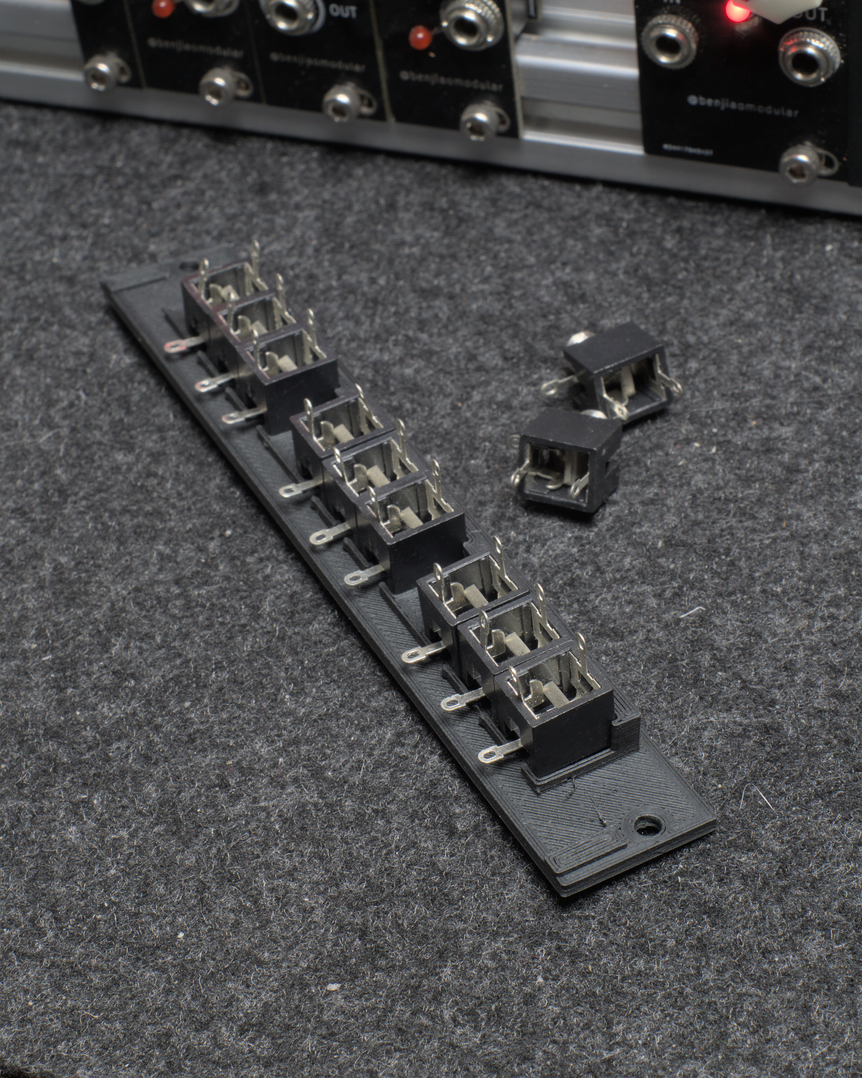 Eurorack Mult — miniatura 2