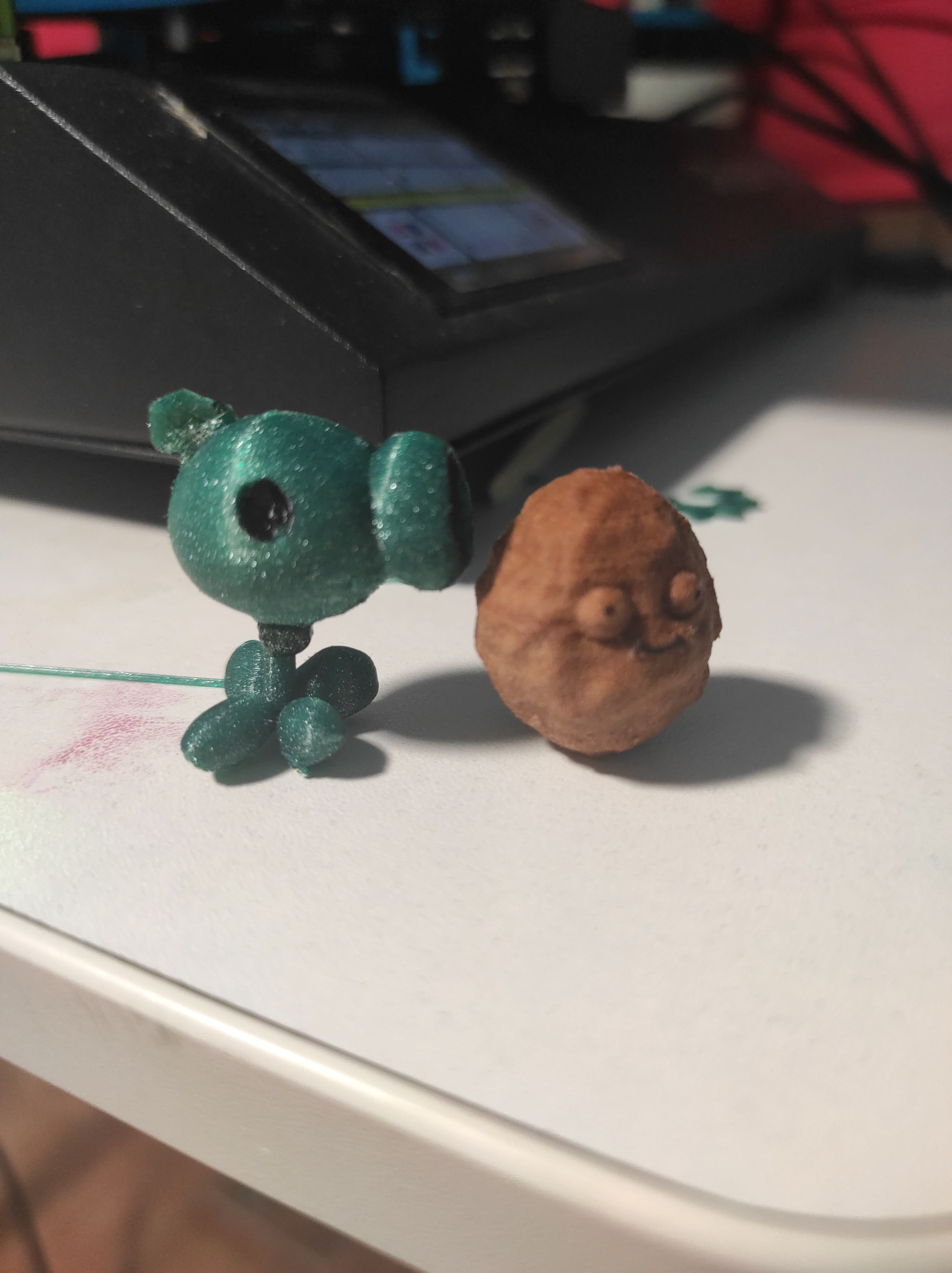 Plants Vs Zombies Nut and Peashooter