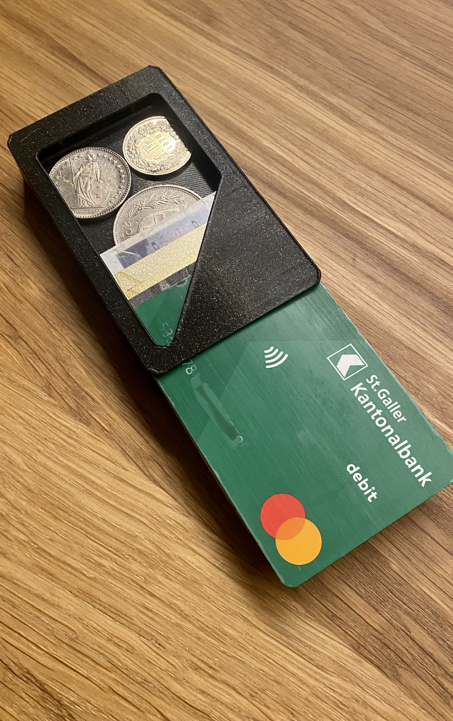 Compact wallet with AirTag for cards, bills and coins by Martin