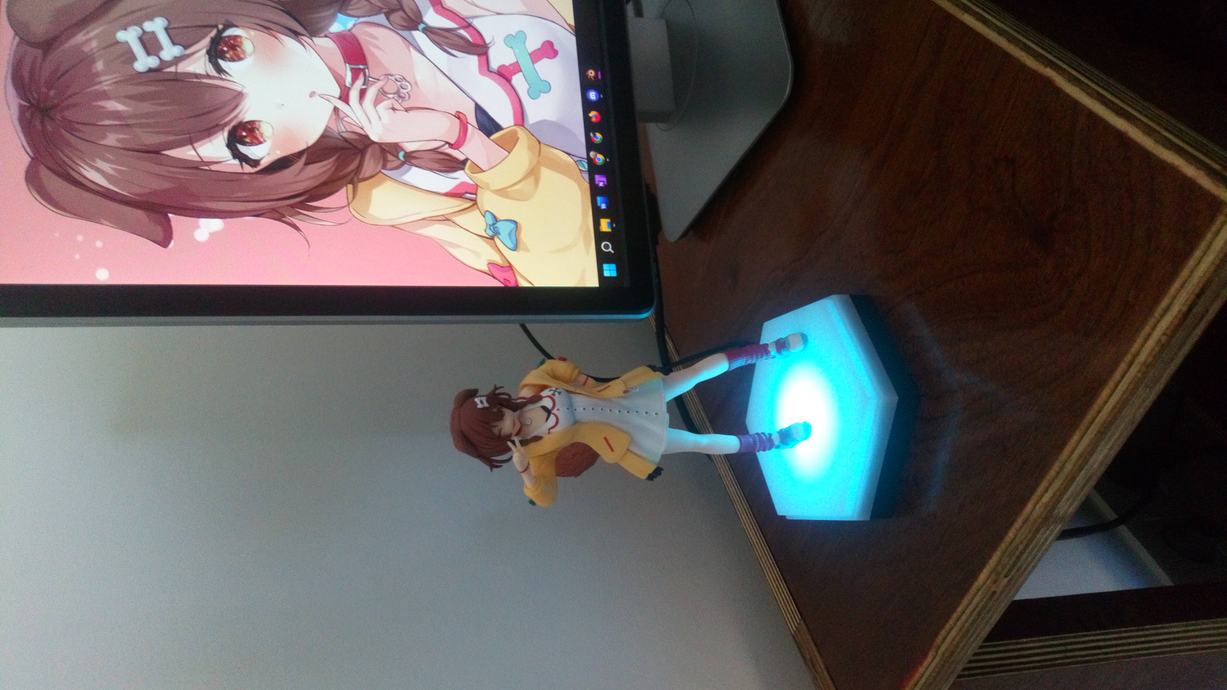 Pop-up parade RGB figure base