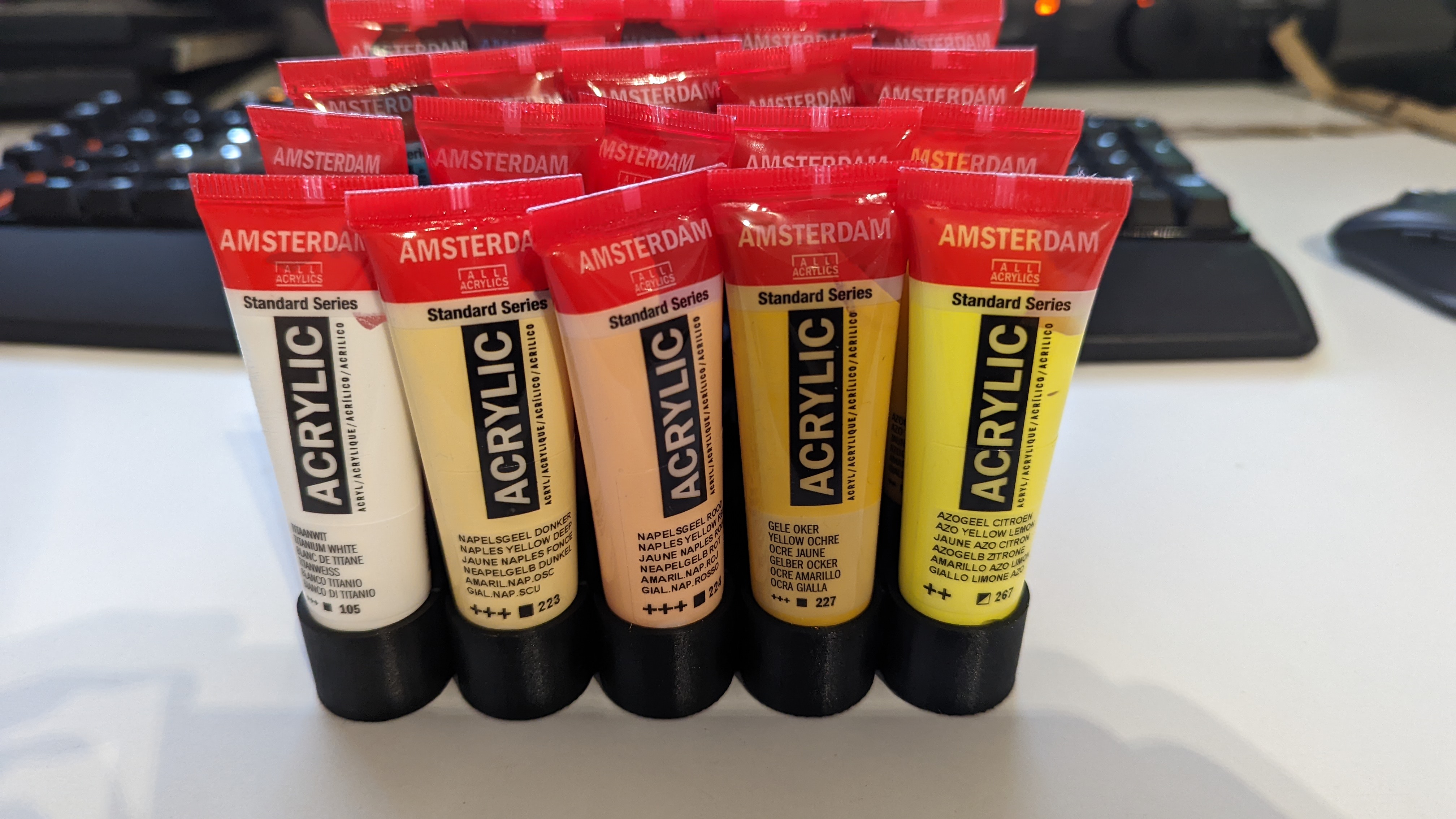 Paint tube stand (25x 20mm Ø)