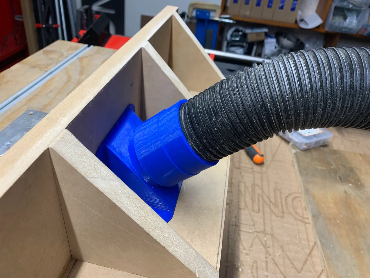 sealed dust box around router lift cavity with 3-inch port and 3D-printed vents diagram