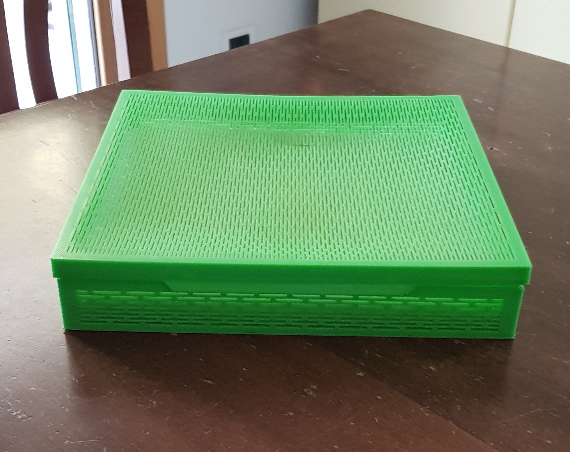 Box with Interlocking Closure  (250x250 h45)