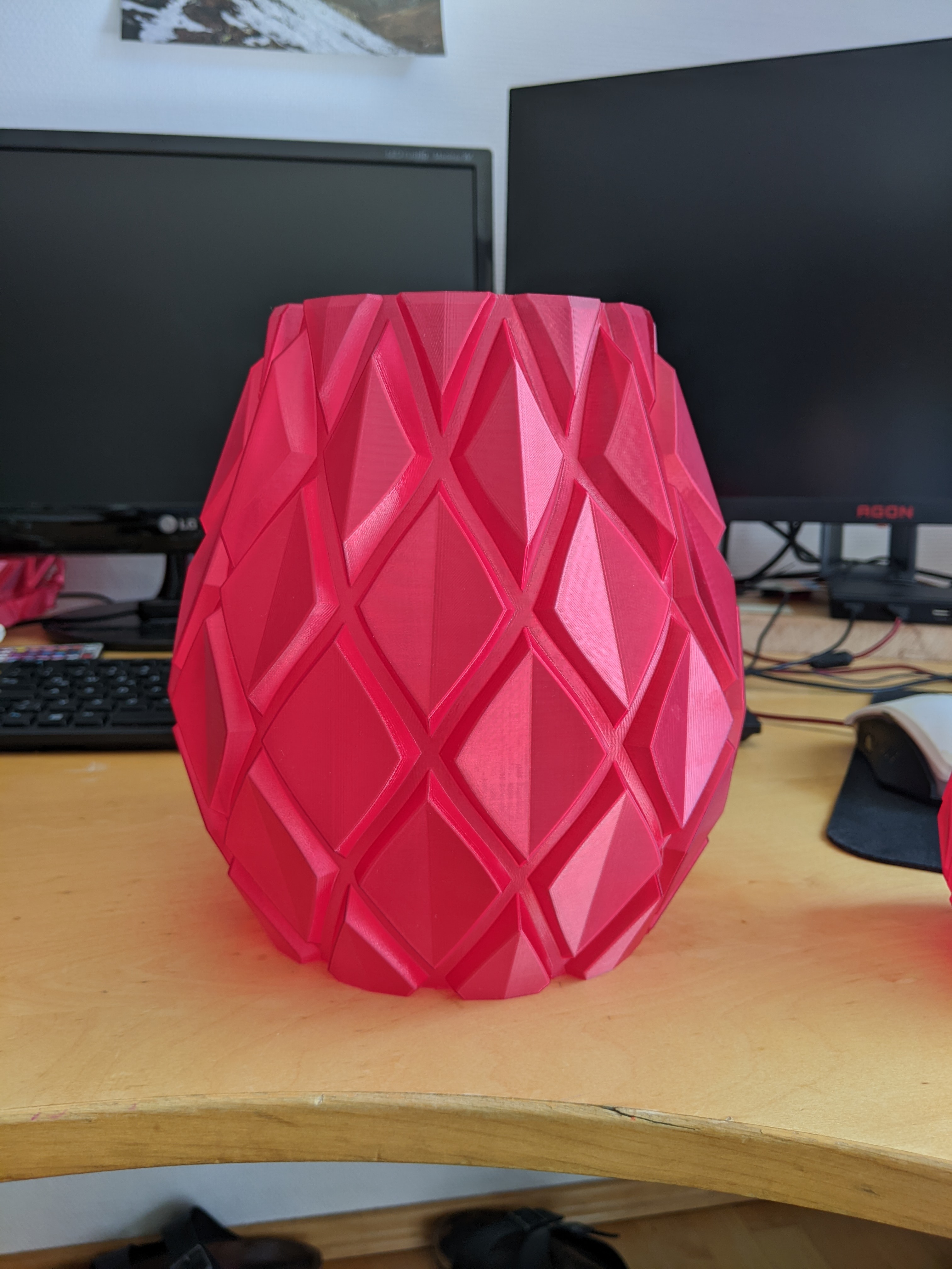 Vase pinapple like