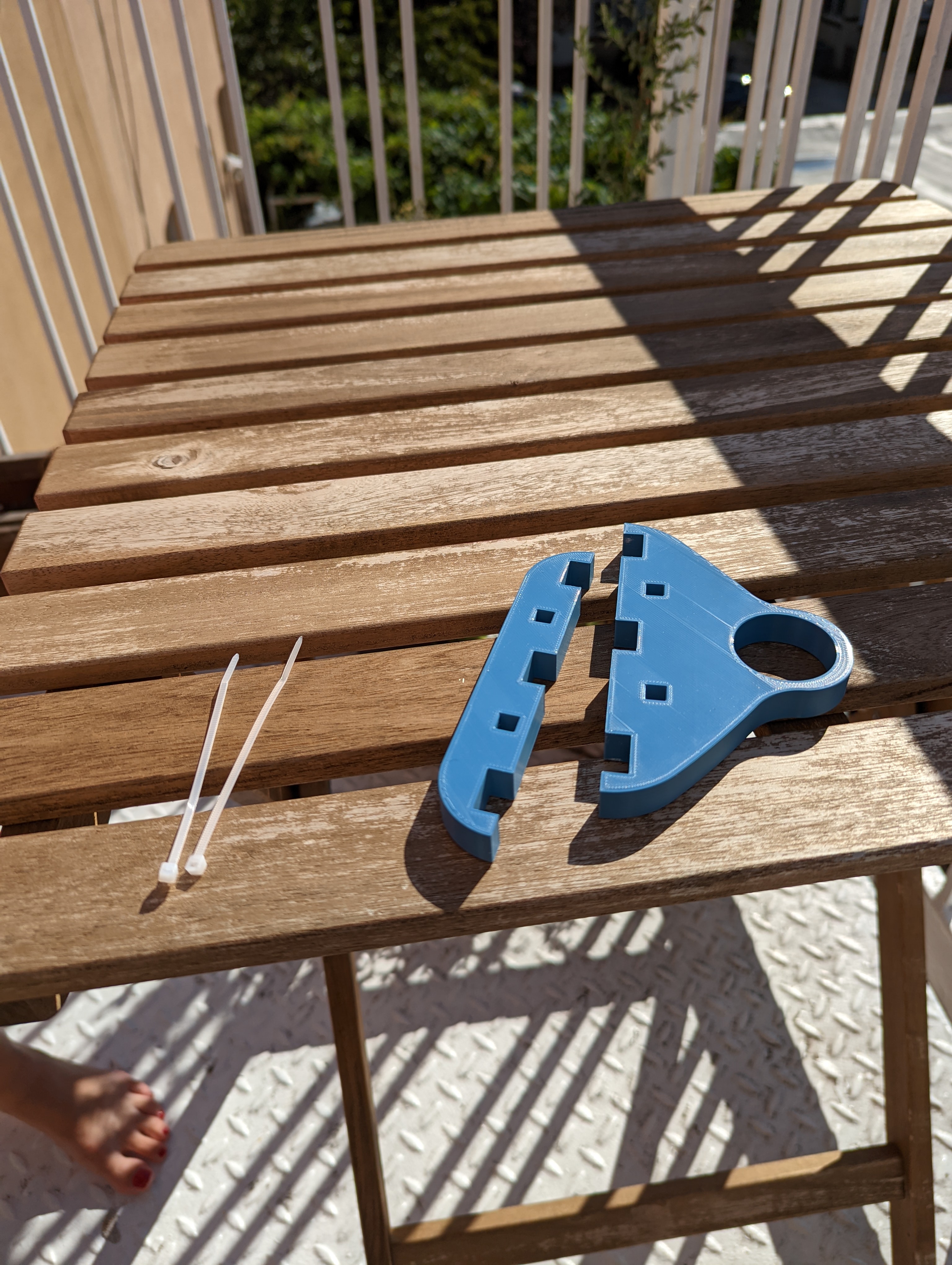 Umbrella holder bracket for IKEA TVETÖ