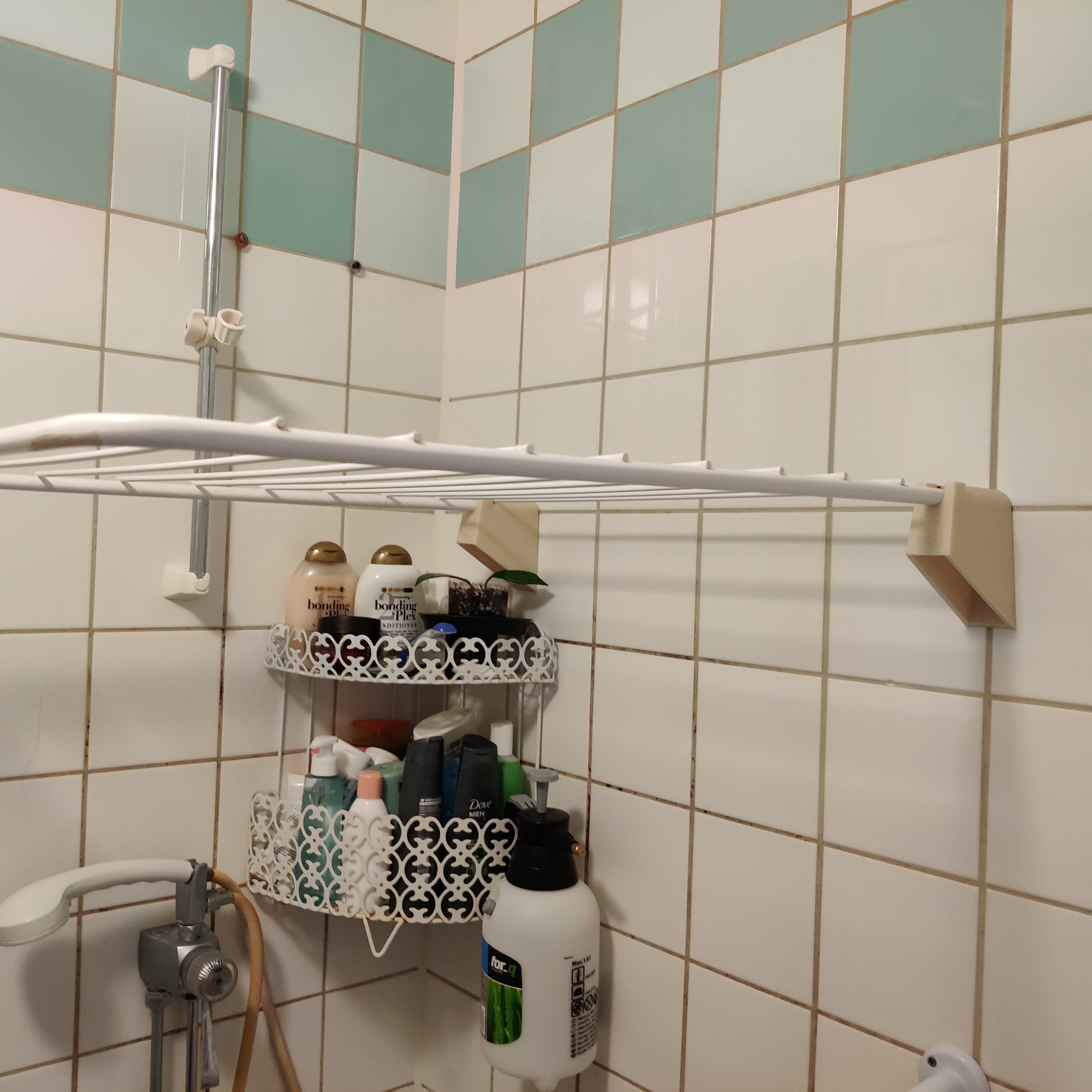 Laundry holder (shower/bathroom)