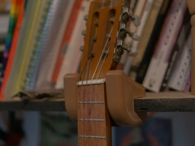 guitar support