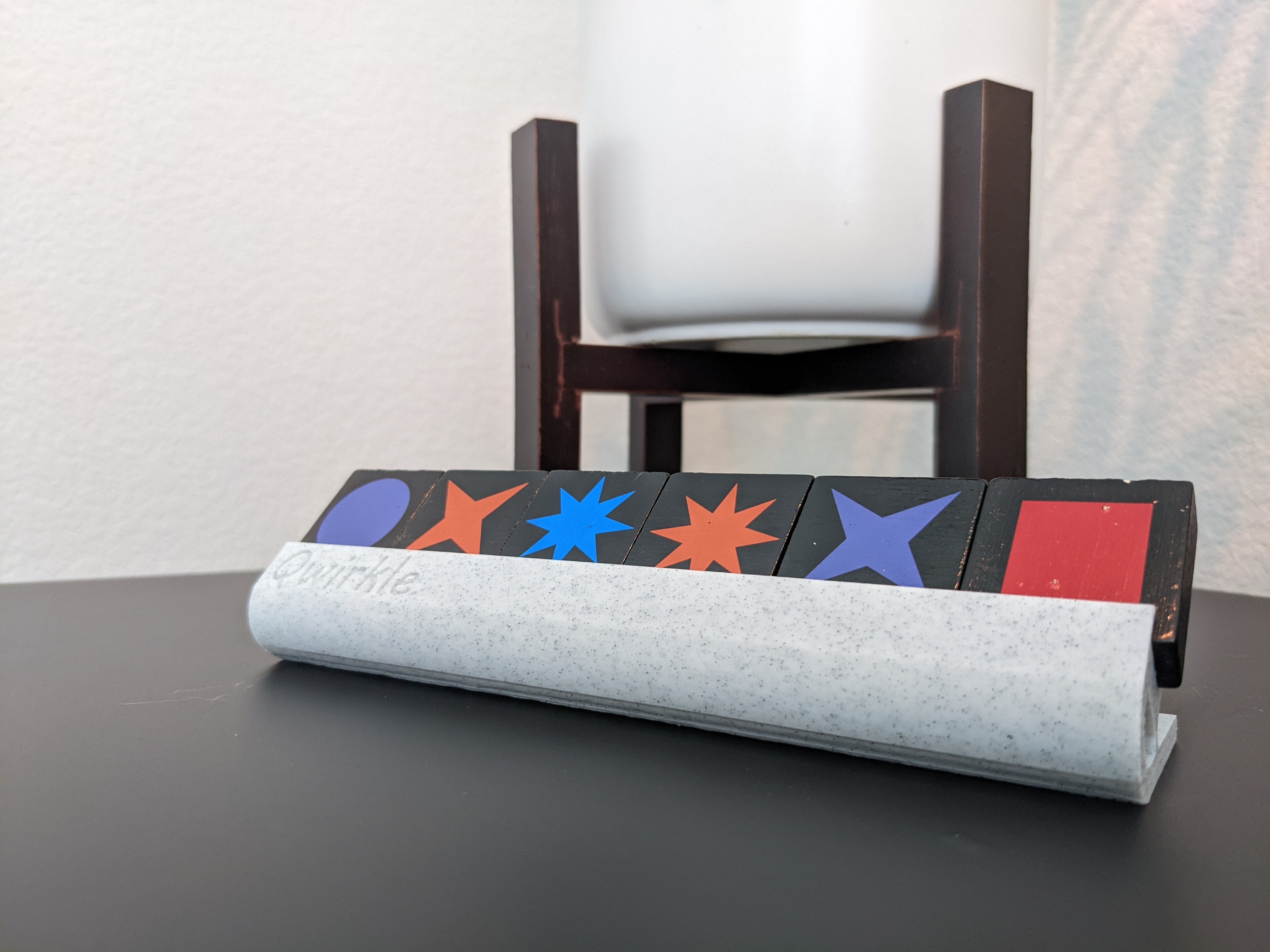Qwirkle game tile holder