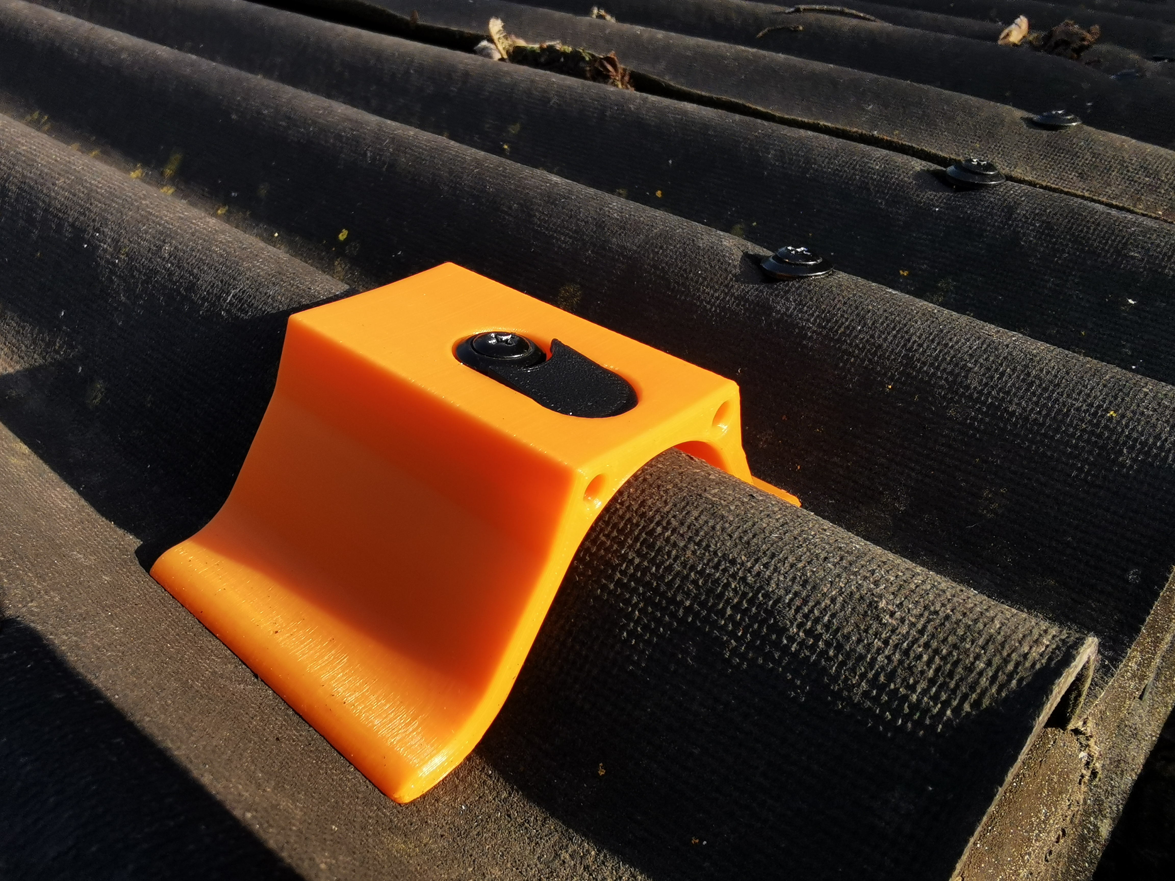 Halter für Wellpappedächer / mount for corrugated roofs