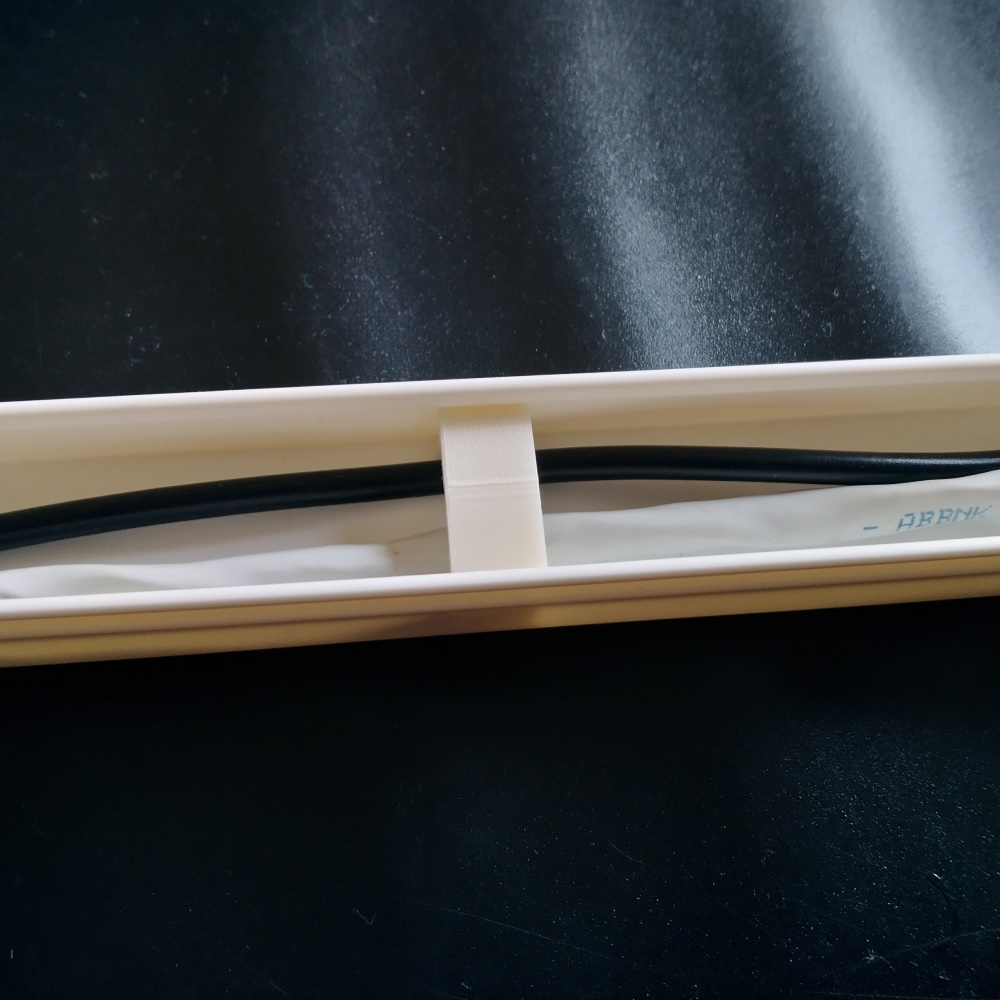 Cable channel 25x16mm retaining clip