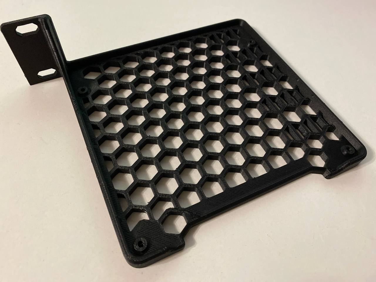Minisforum UM890 Pro rack mount