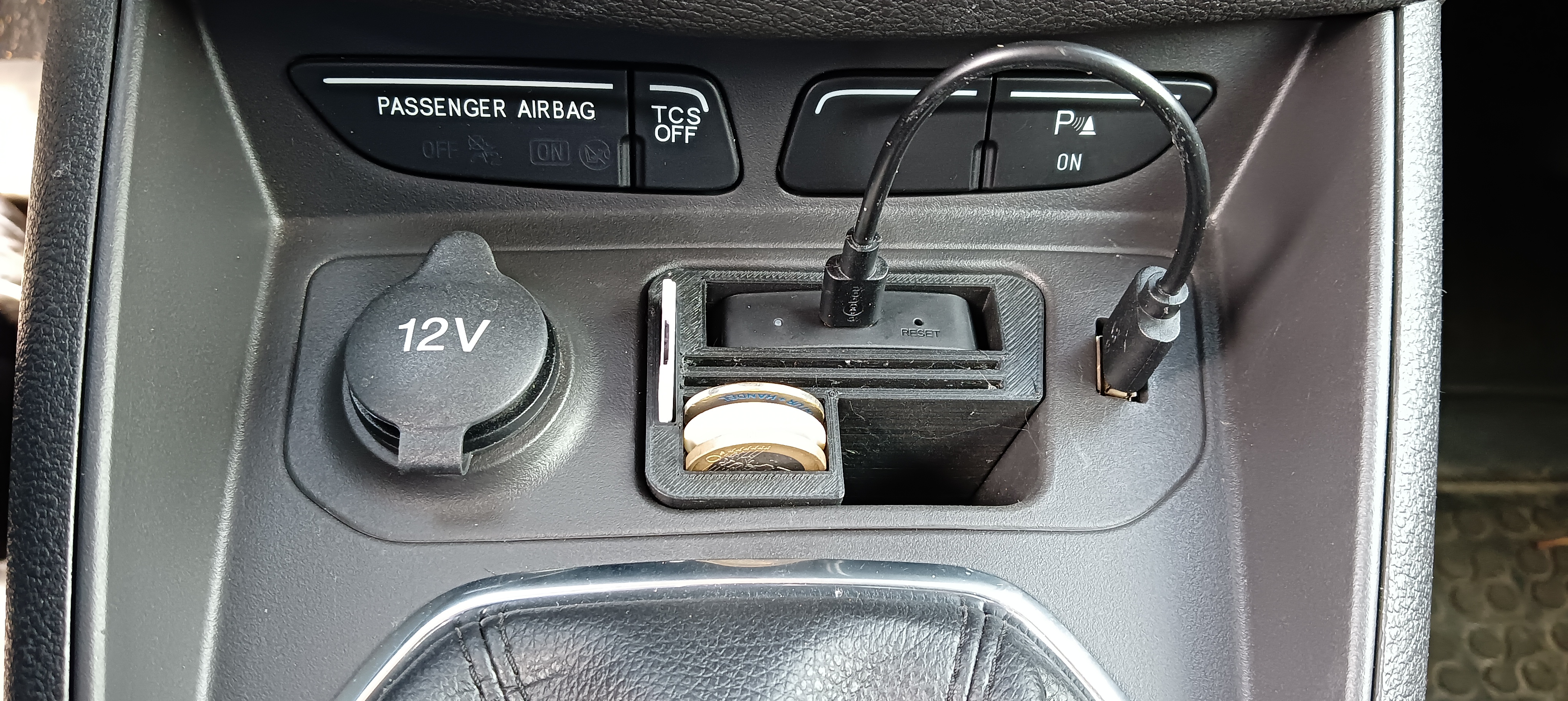 OpenSCAD - Ford Tourneo Courier car cockpit coin compartment insert