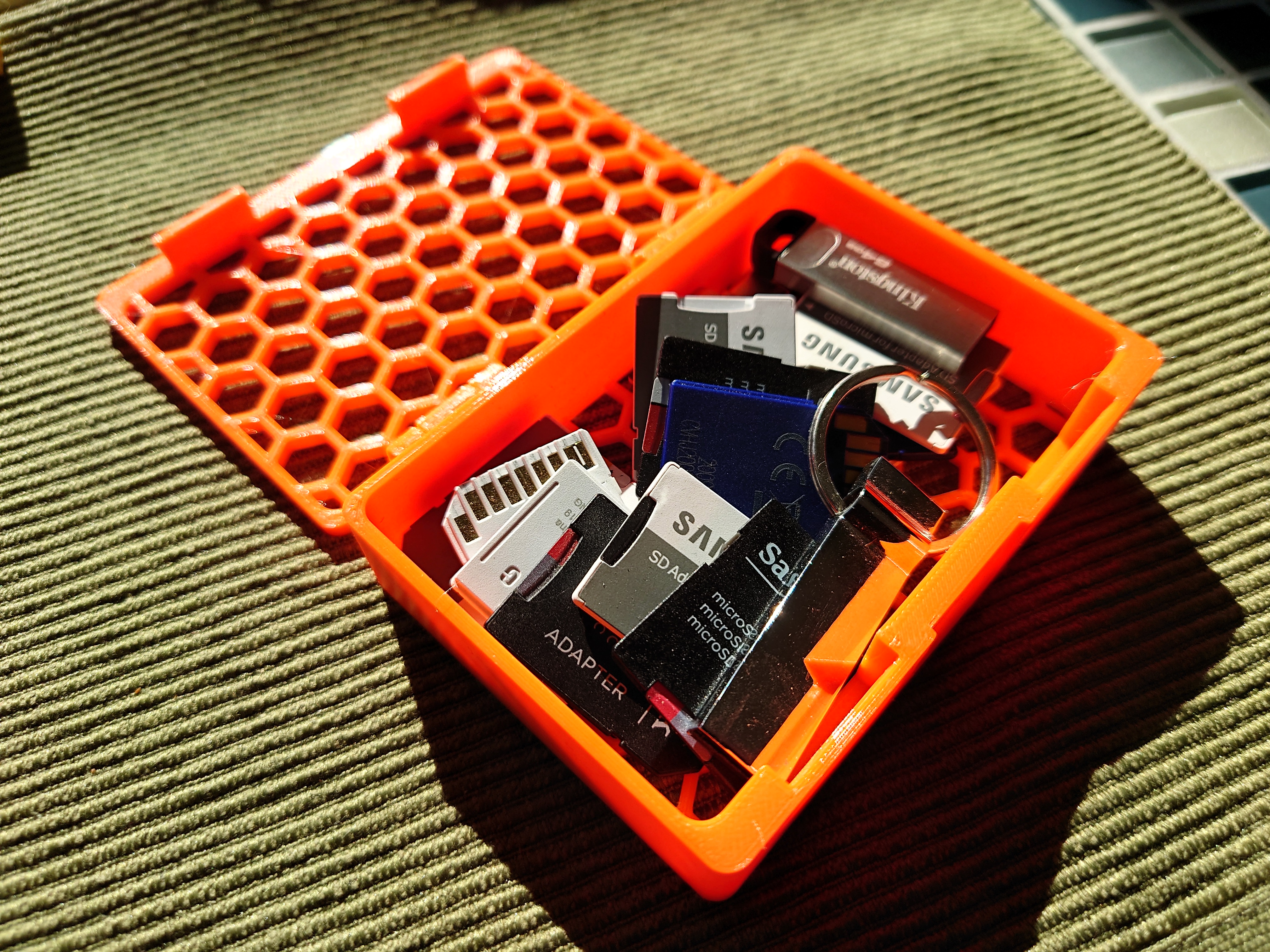 Miniatura 2 do modelo 3D Sealable Hexagon Box
