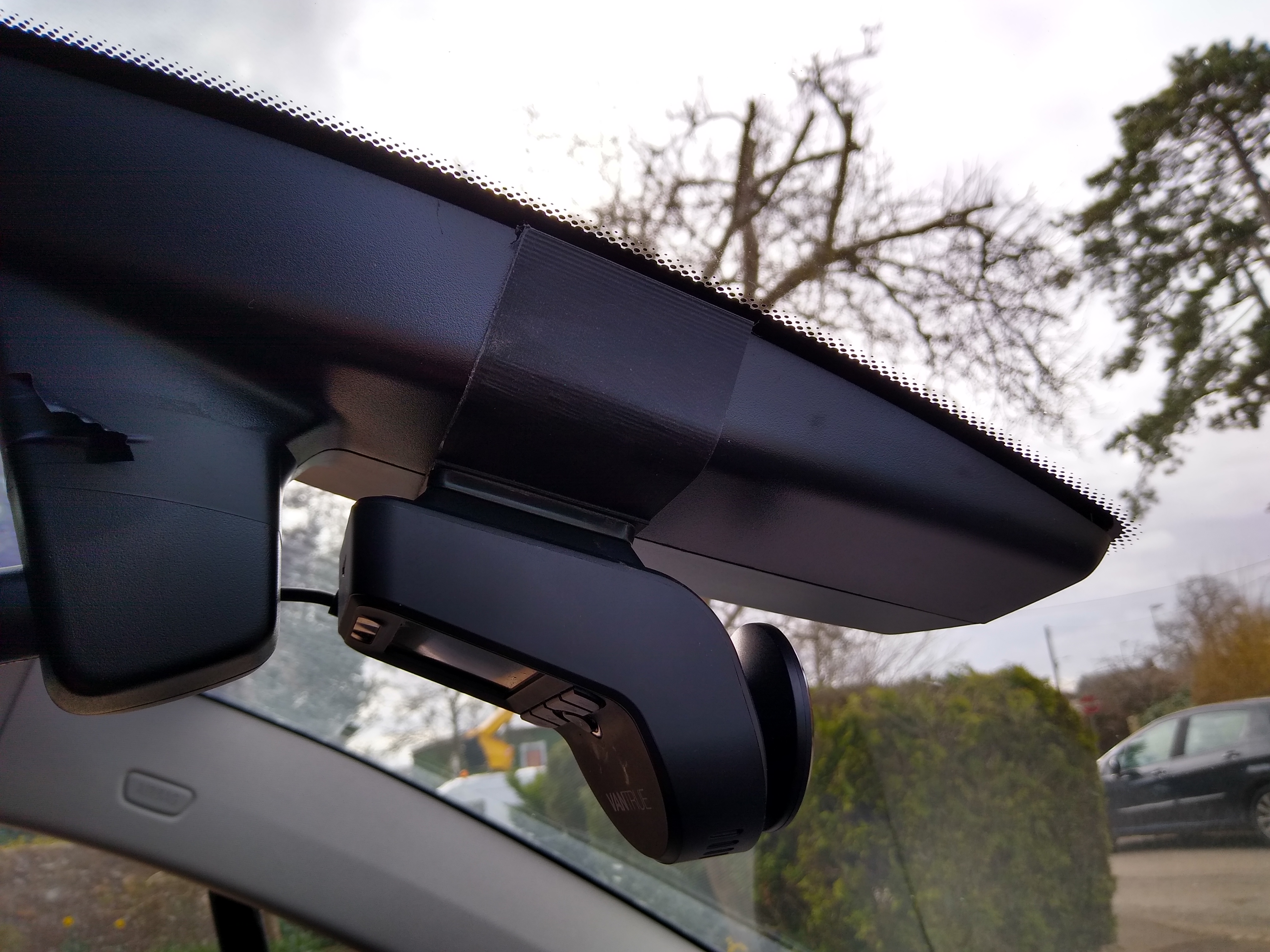 How to set up a dashcam in the BMW i3