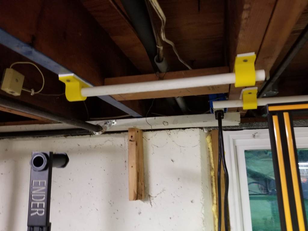 Quick 1/2" PVC Spool hanger