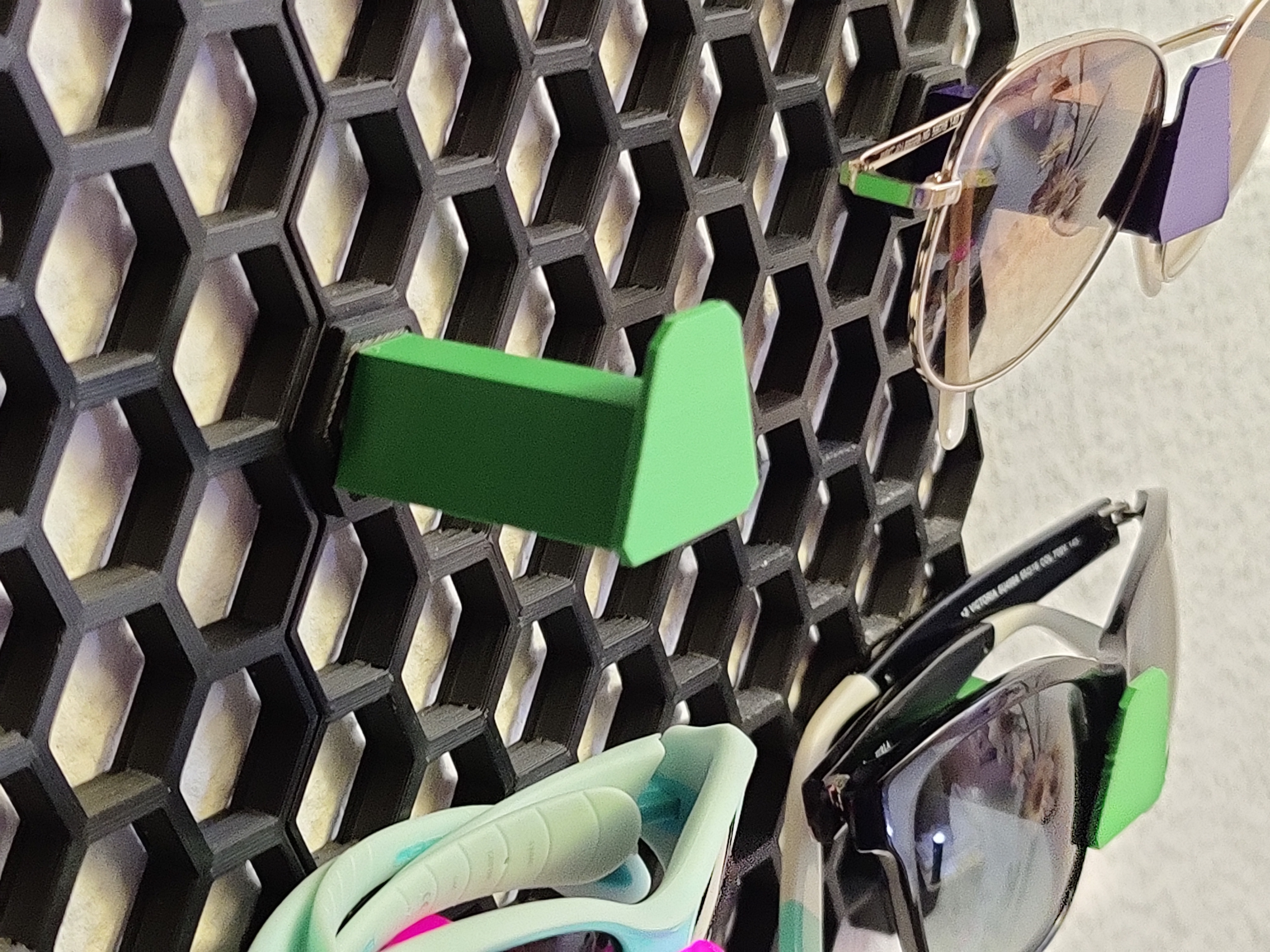 Sunglasses holder (for Honeycomb Storage Wall)