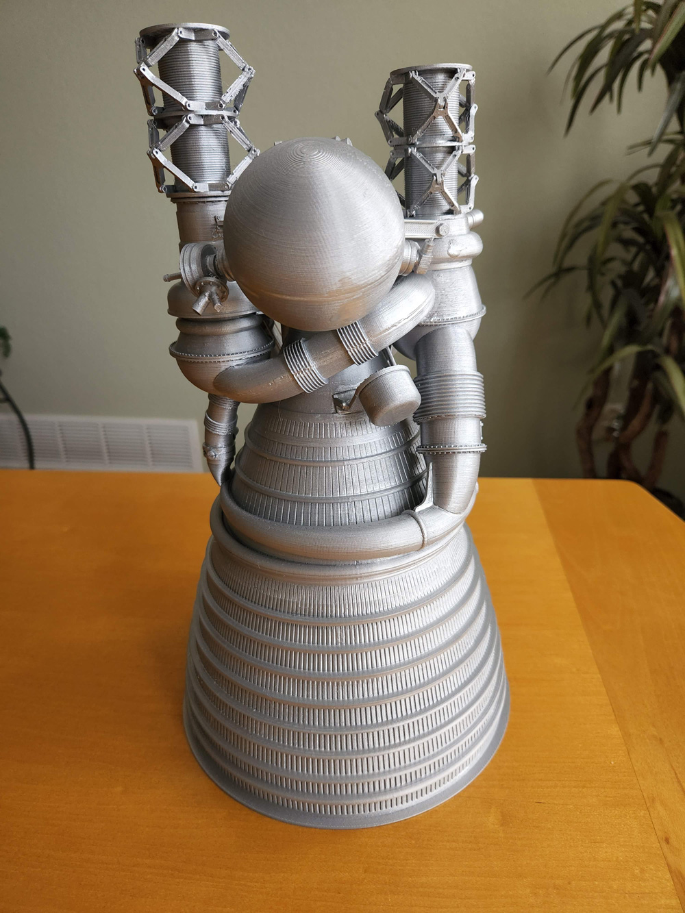 Miniatura 7 do modelo 3D J-2 Rocket Engine