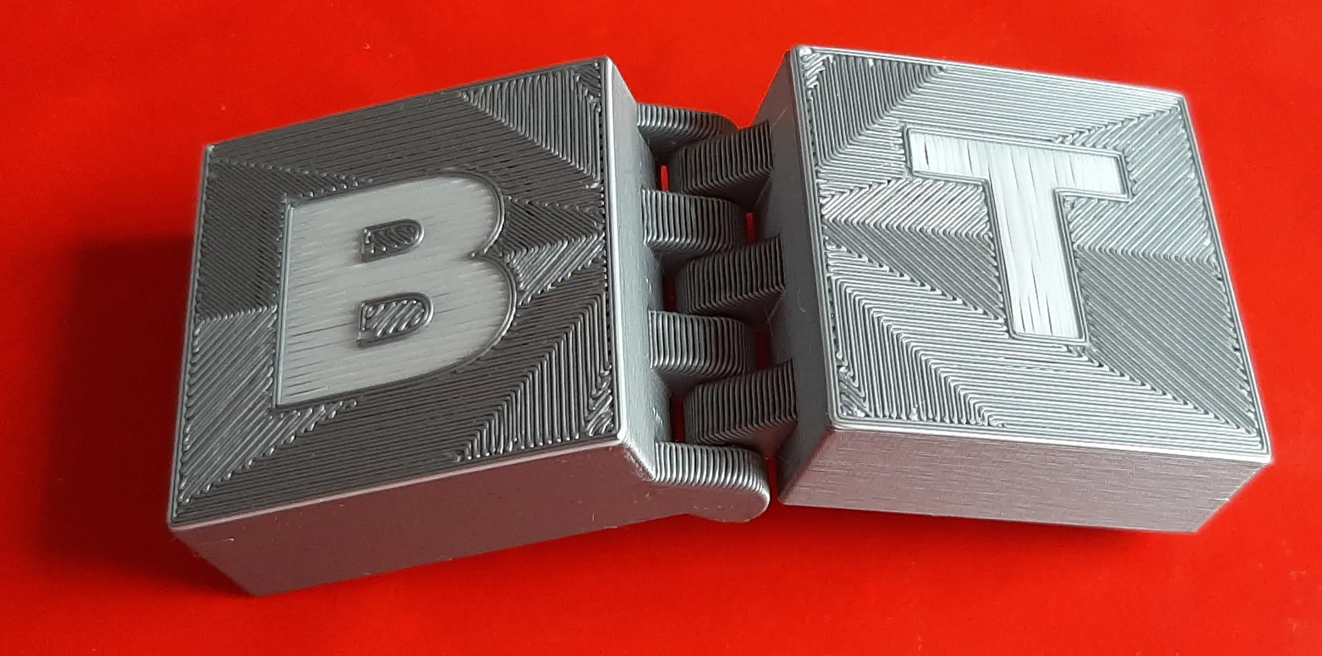 Parametric Hinged Box With Latch and Logos and Printable In One Piece
