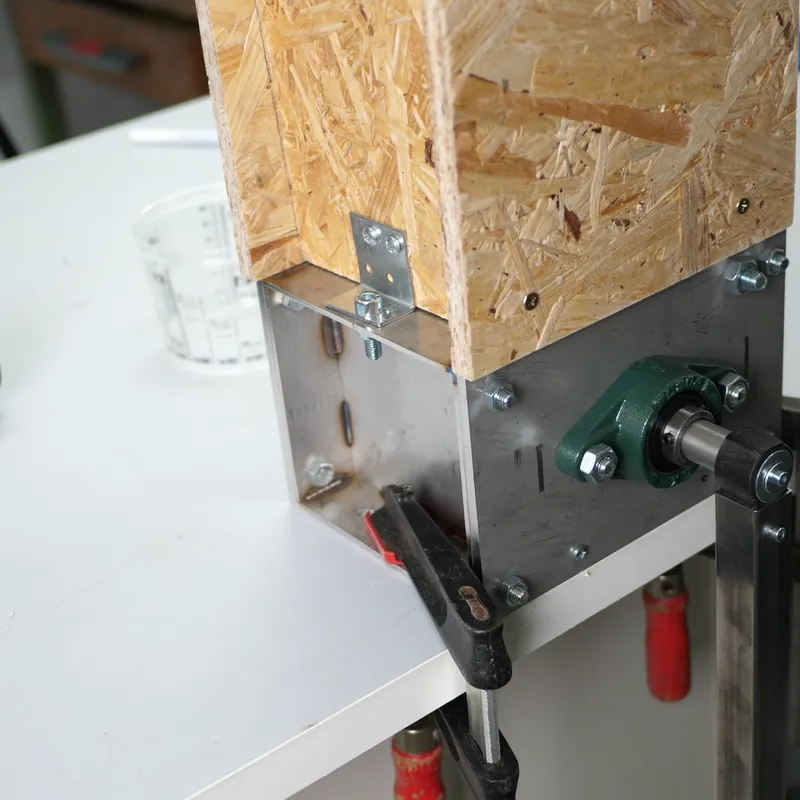 Building a Hand Cranked Shredder for Recycling Plastics — CNC Kitchen