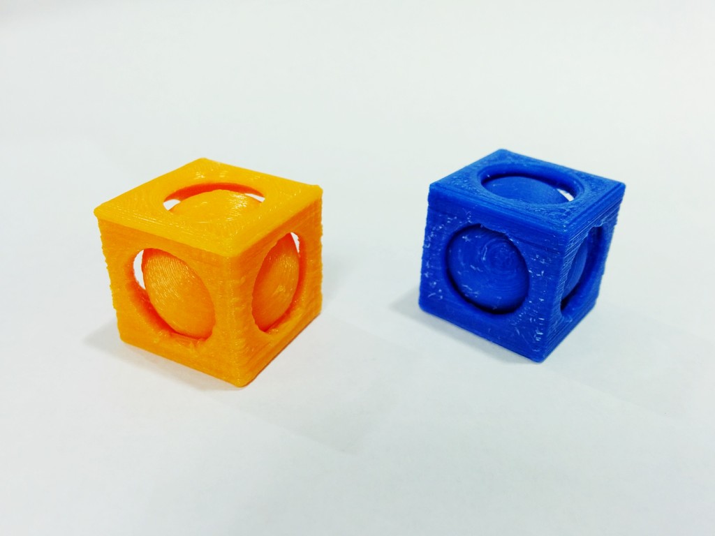 Miniatura 2 do modelo 3D Tiny Cube Gyro