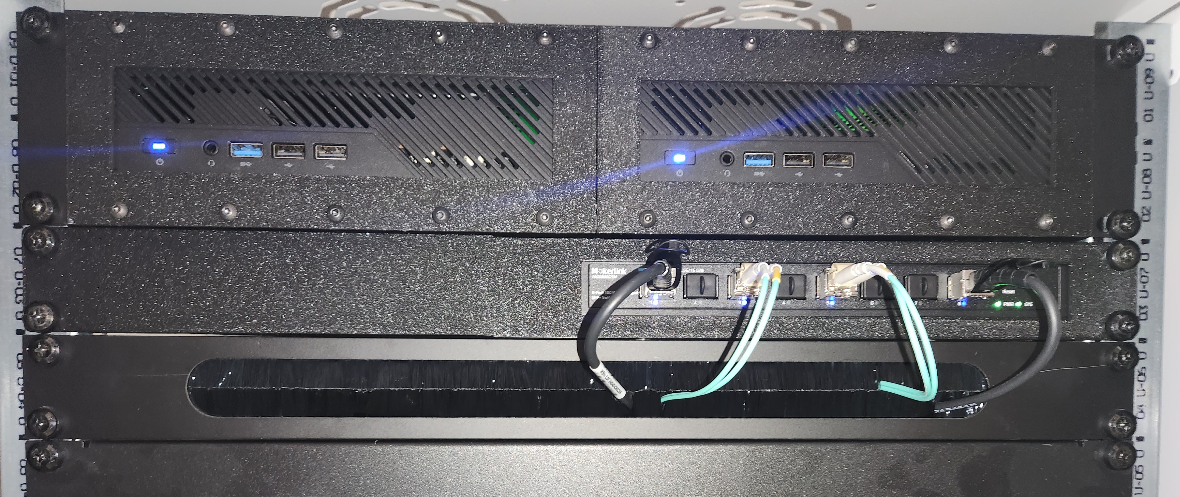 1U 19 inch rack front panel mount for one 222mm wide switch and a blanking plate