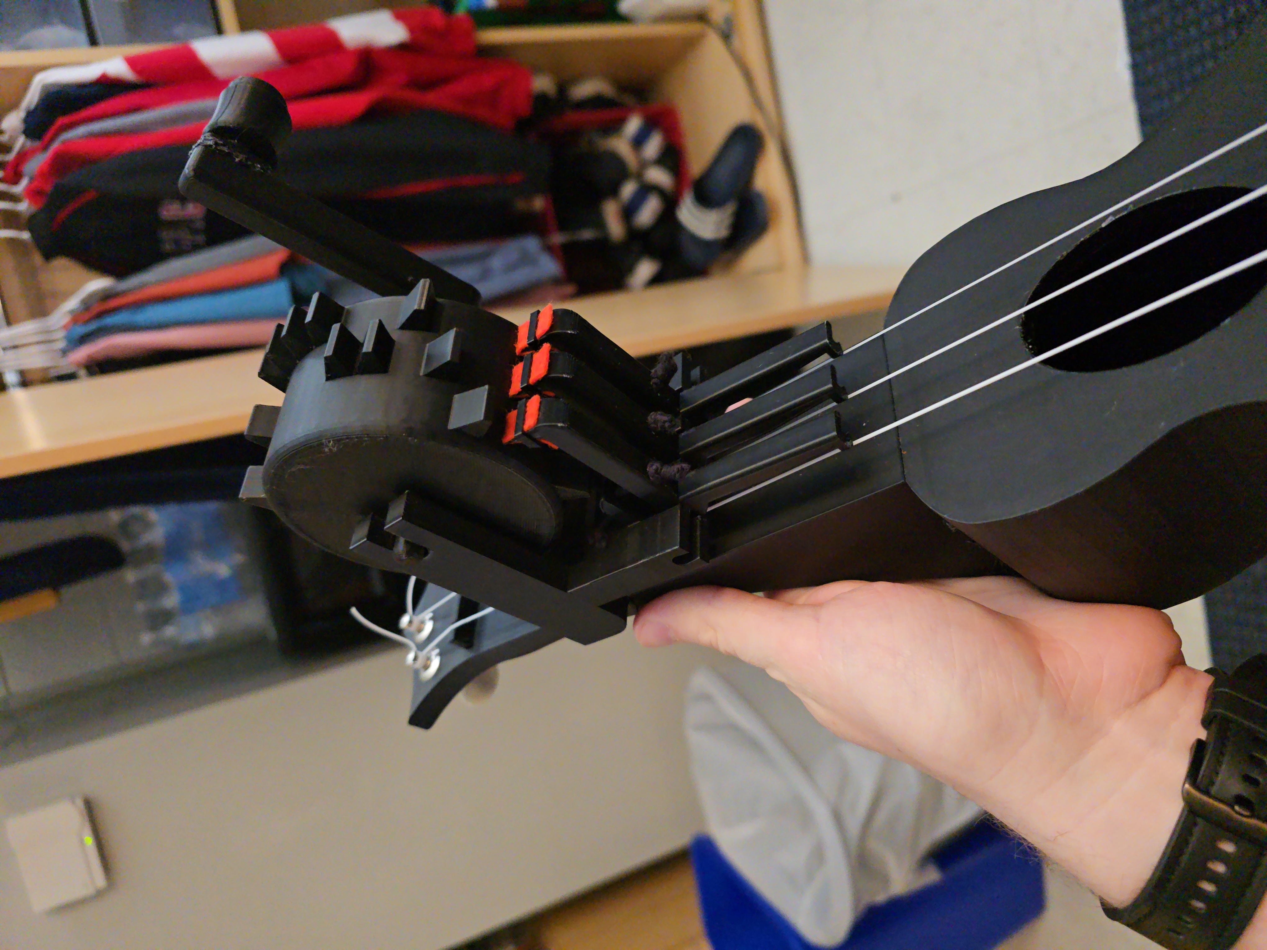 Automatic Ukulele — miniatura 4
