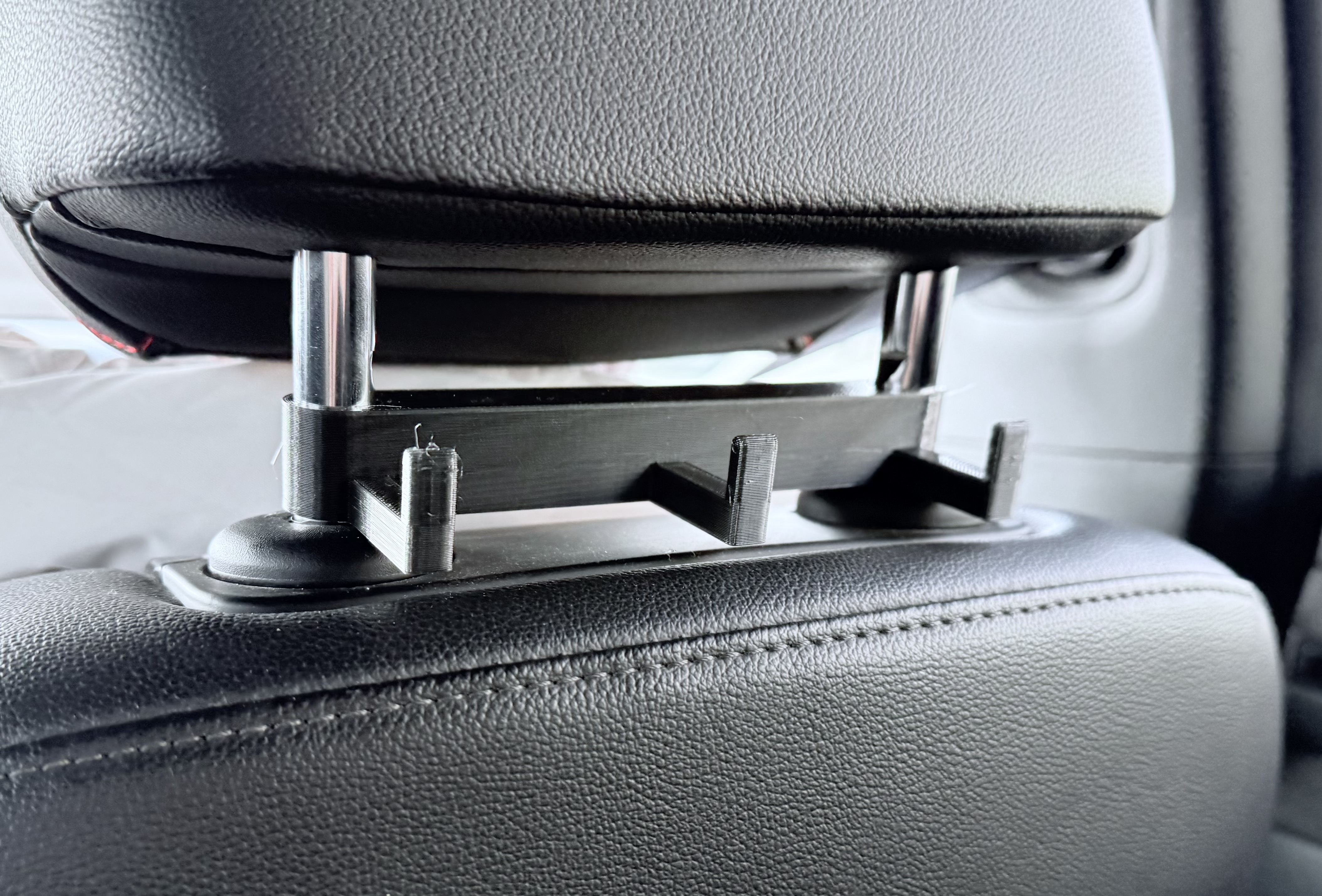 Headrest Hook – Hyundai Tucson IV (Front Seat) – Jacket / Bag Holder