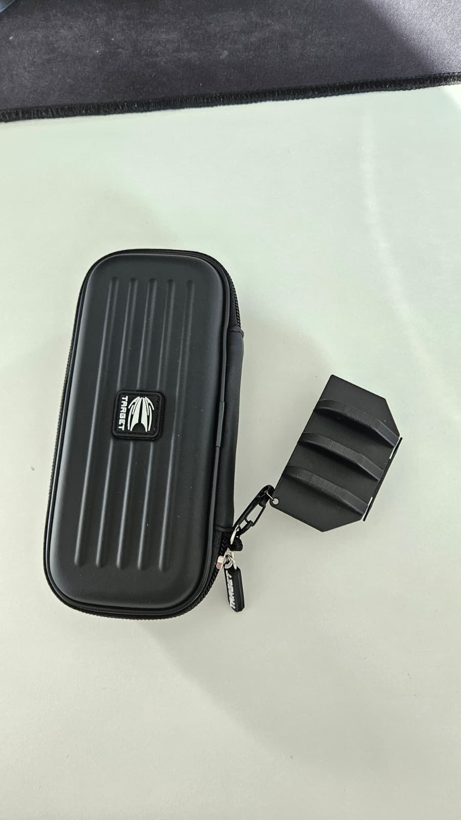 Kompaktes 90° Dart Flight Case mit Magnetverschluss (zB. L-Style)